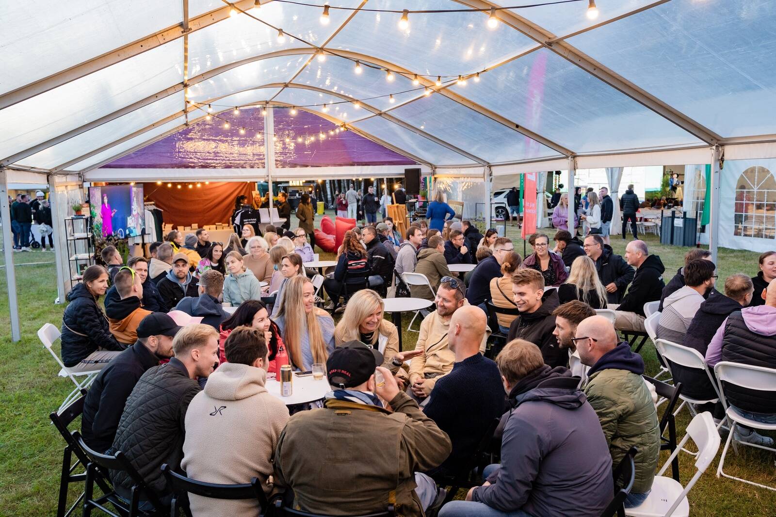 Festivali eesmärk on viia kokku ideed, raha ja projektid ning seda ametliku programmi osana.