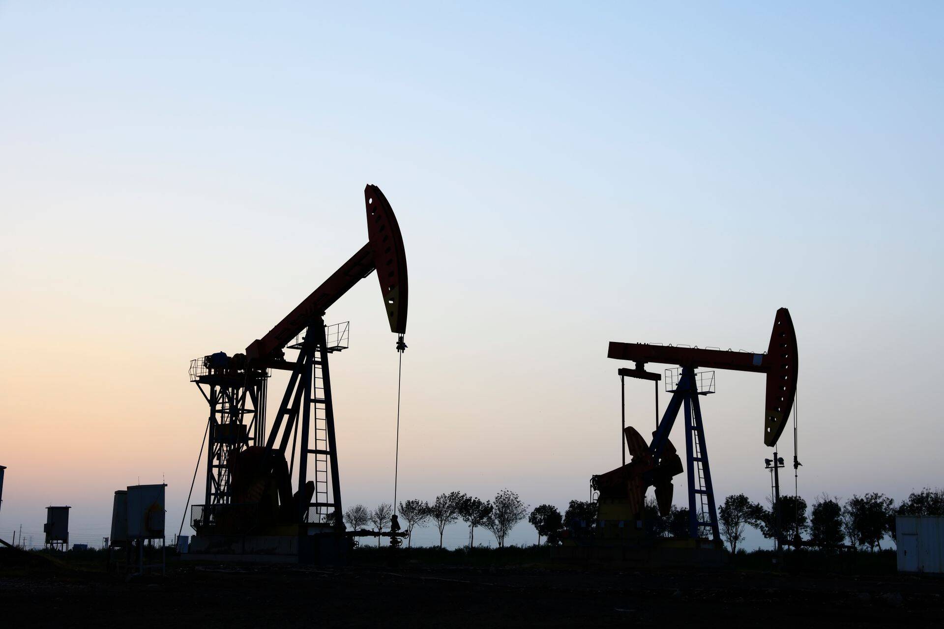На стоимость нефти влияют как опасения возникновения рецессии, так и происходящее в Китае.