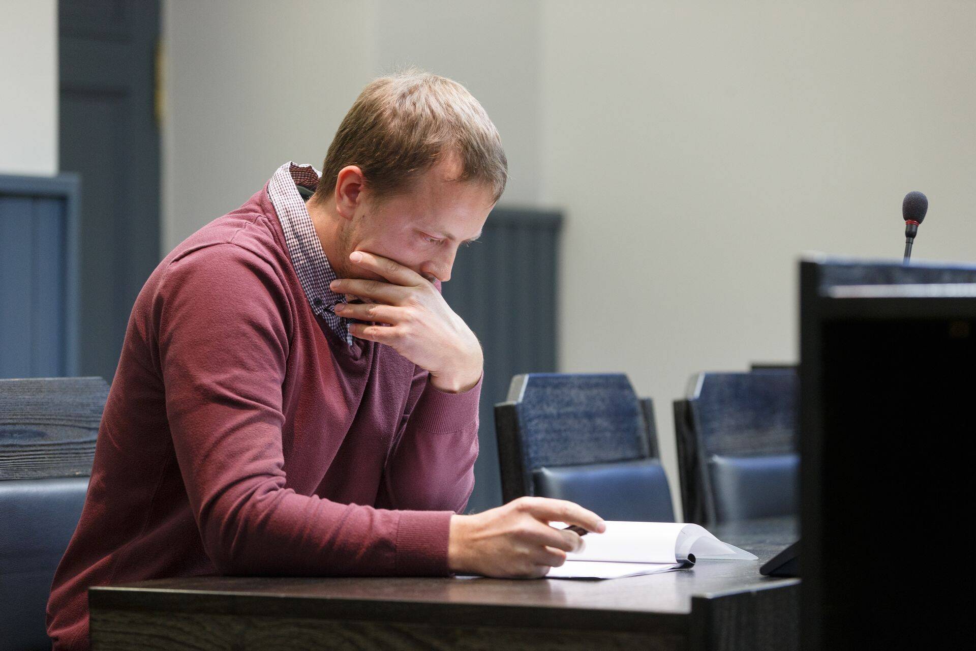 Imre Neidek jäi Rakvere kohtumajas pankrotihaldurile vastuste andmisega jänni.