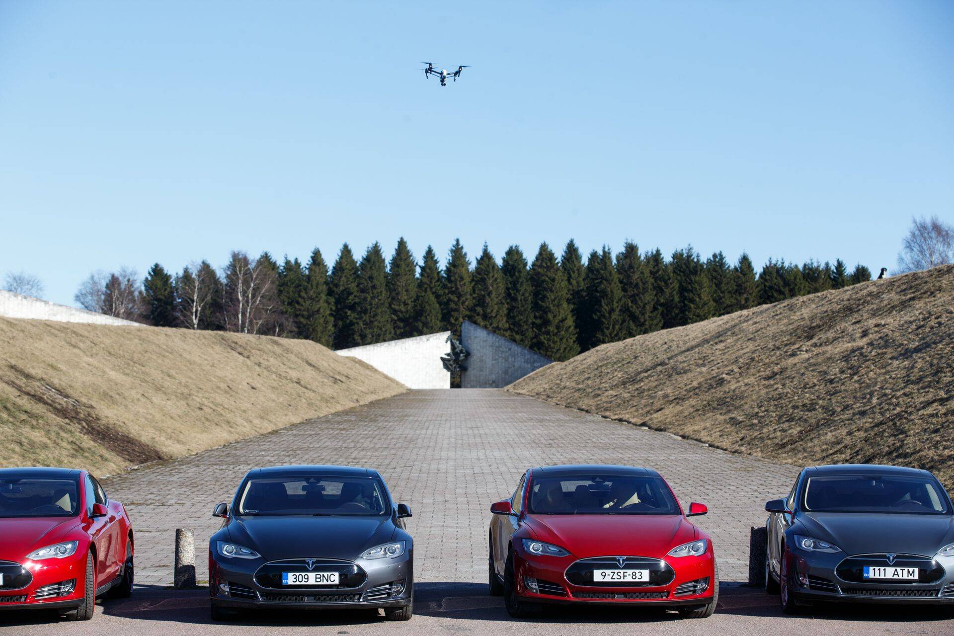 Tesla juht Elon Musk ütles sotsiaalmeedias, et firma algusaegadel arvas ta, et ettevõtte püsimajäämise võimalus on 10 protsenti.