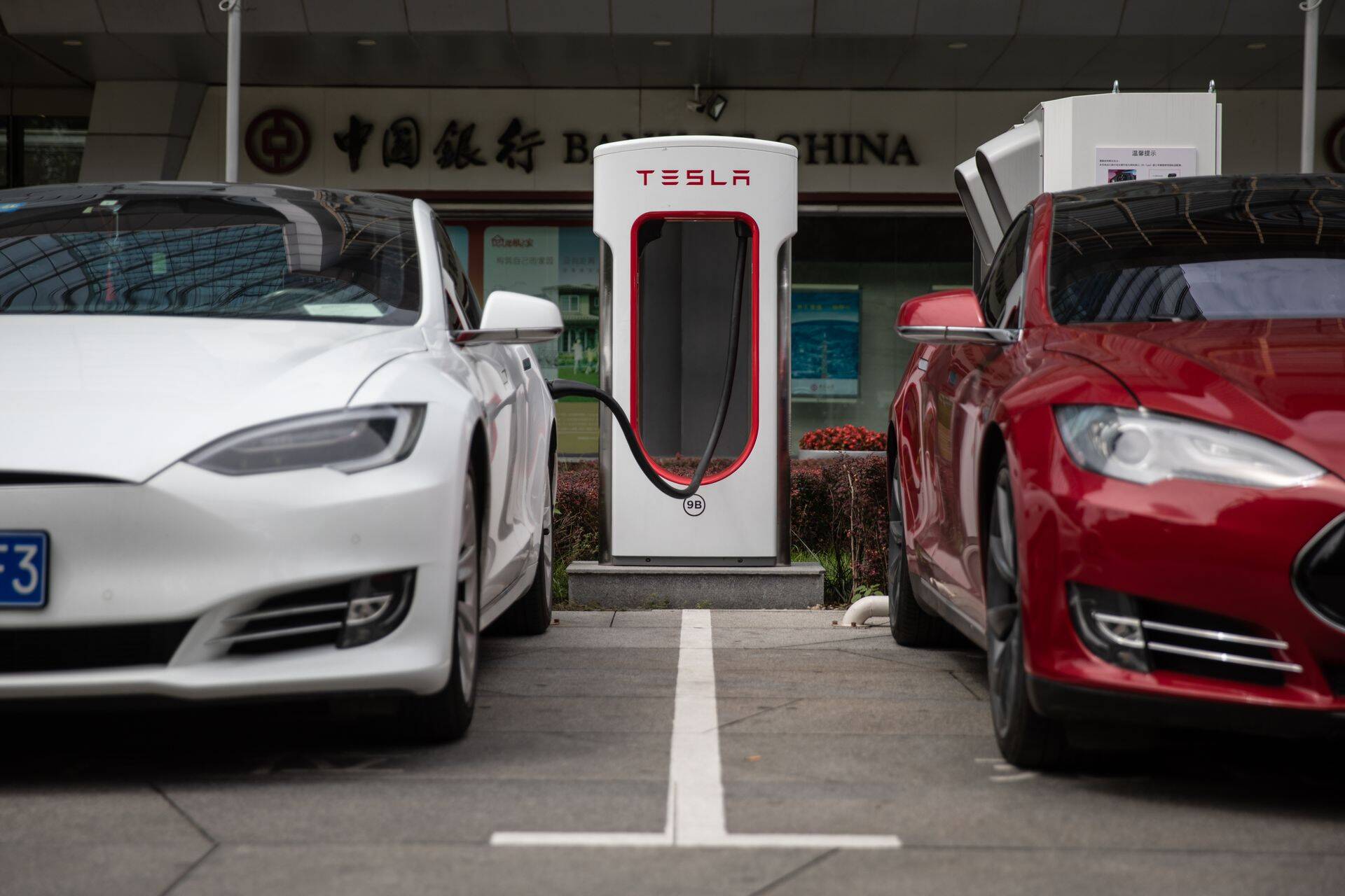 Investeerimispangad Goldman Sachs ja Morgan Stanley on Tesla aktsia hinnasihiks seadnud vastavalt 225 ja 291 dollarit.