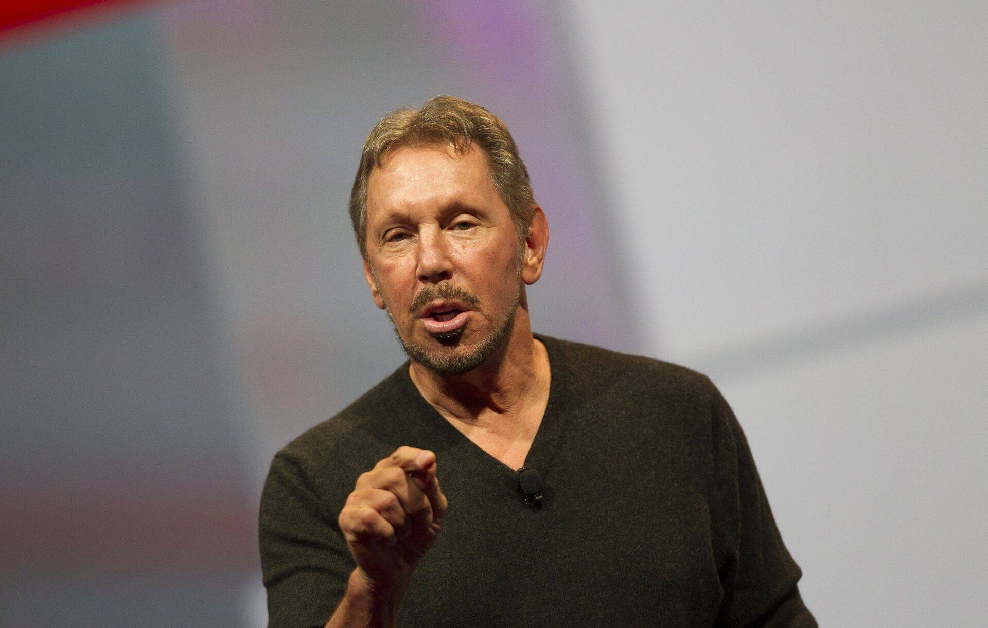Larry Ellison kõnelemas Oracle'i aastakonverentsil 2014. aastal.