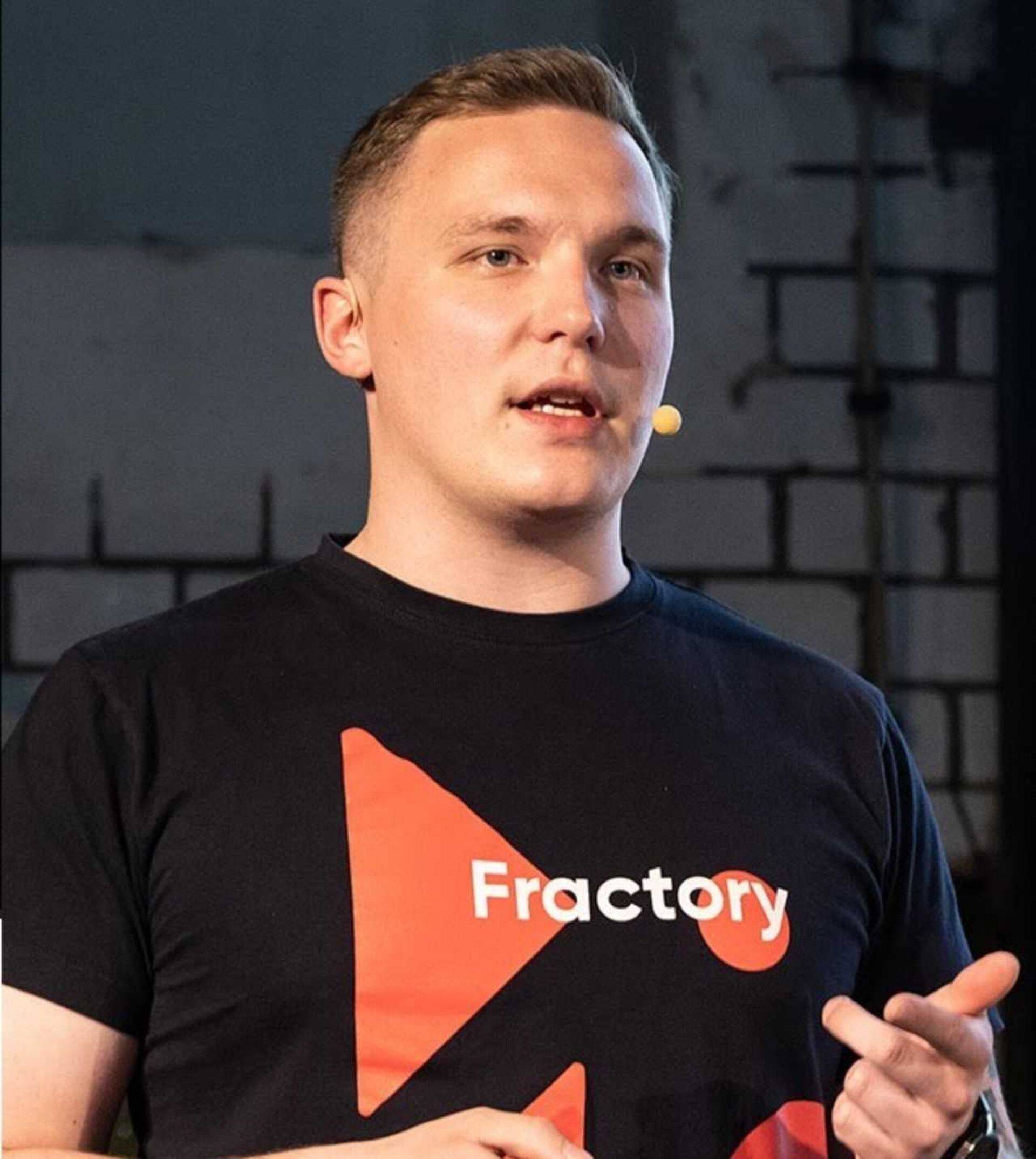 Fractory juht Martin Vares.