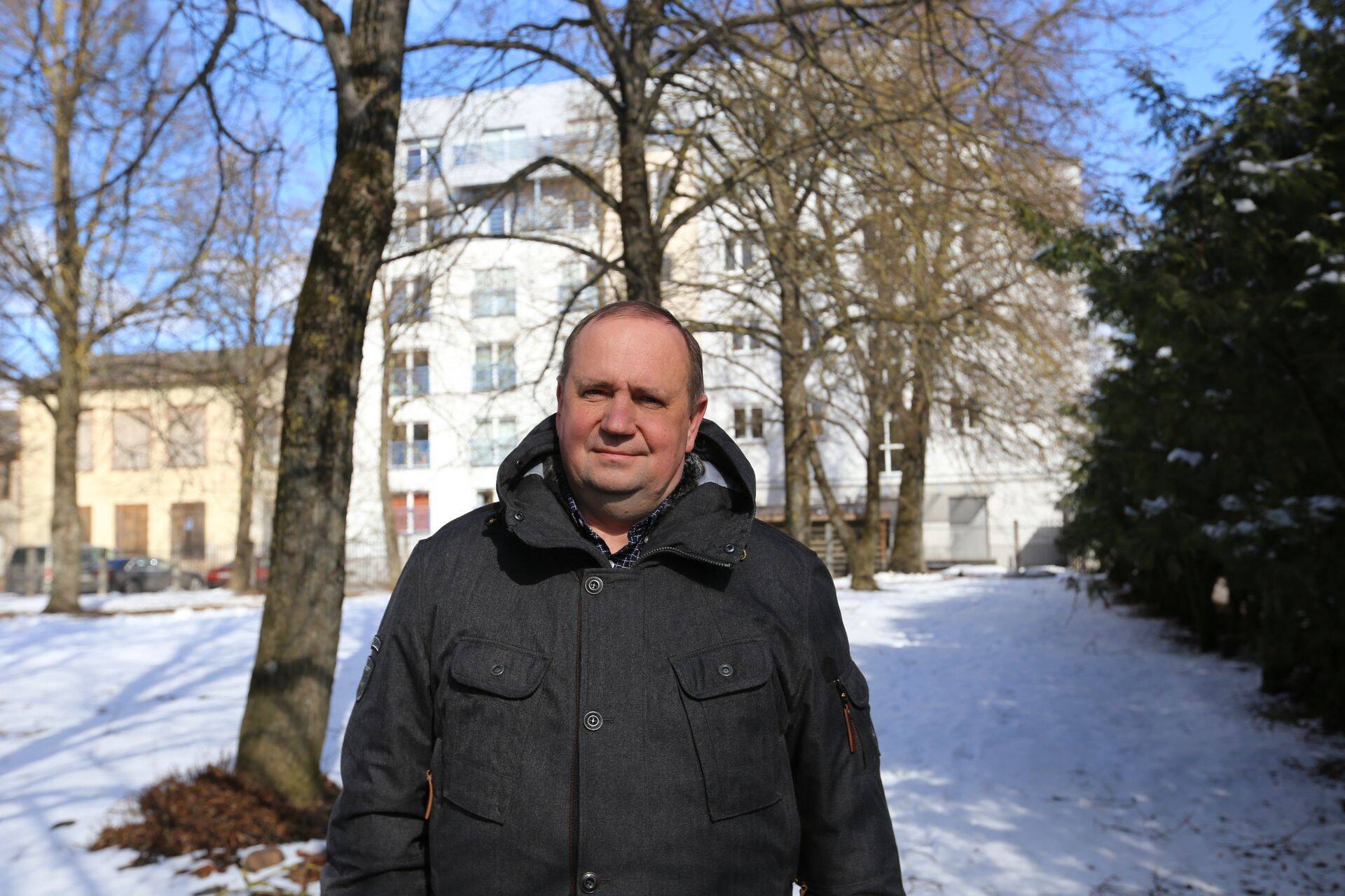 Eesti metsa- ja puidutööstuse liidu ja ASi Woodwell juhi Tiit Nilsoni meelest ei peaks looduskaitsjad vaidlema raievanuse pärast, vaid võitlema metsa kiirema uuendamise eest.