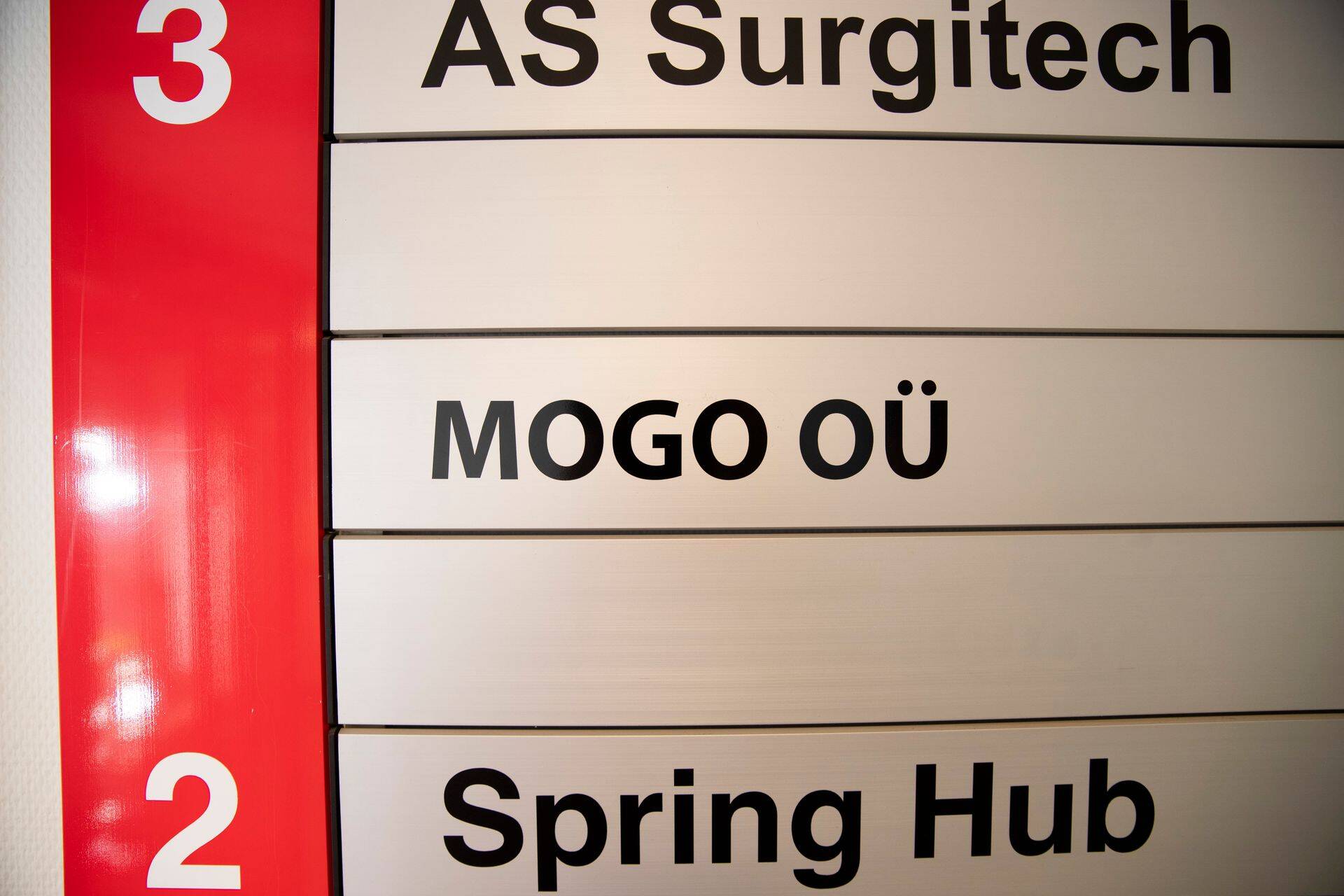 Üks Elevingi kaubamärke Eestis on Mogo.