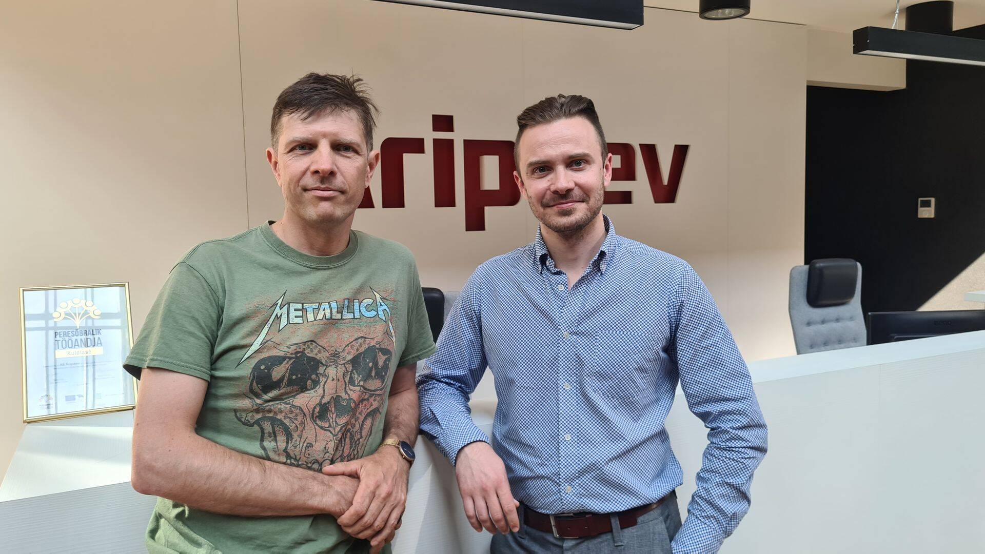Saatejuht Priit Kallas ja Mediabrands Digitali performance-tiimi juht Karl Lilienberg.