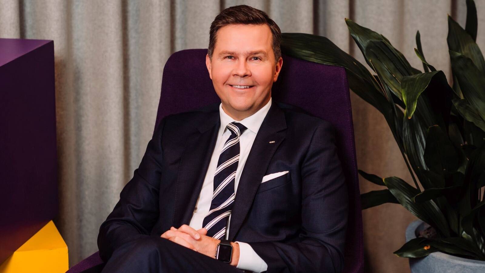 “Kahjuks näeme teinekord ka pangas, kuidas teenuste selgitamisel käivad lihtsad arvutused inimestel üle jõu,” nendib ettevõtmist toetava SEB juhatuse esimees Allan Parik.