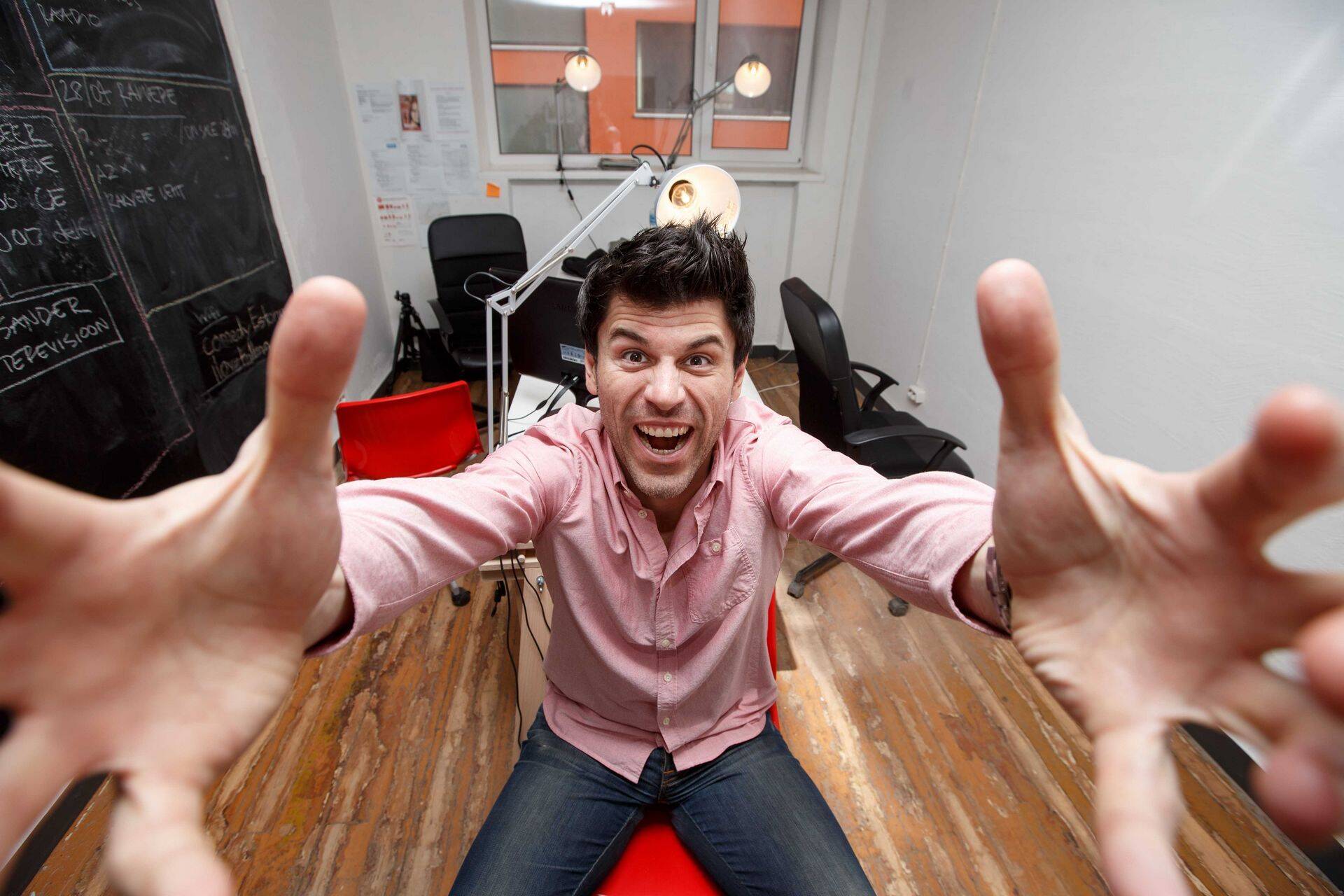 Comedy Estonia juht Louis Zezeran.