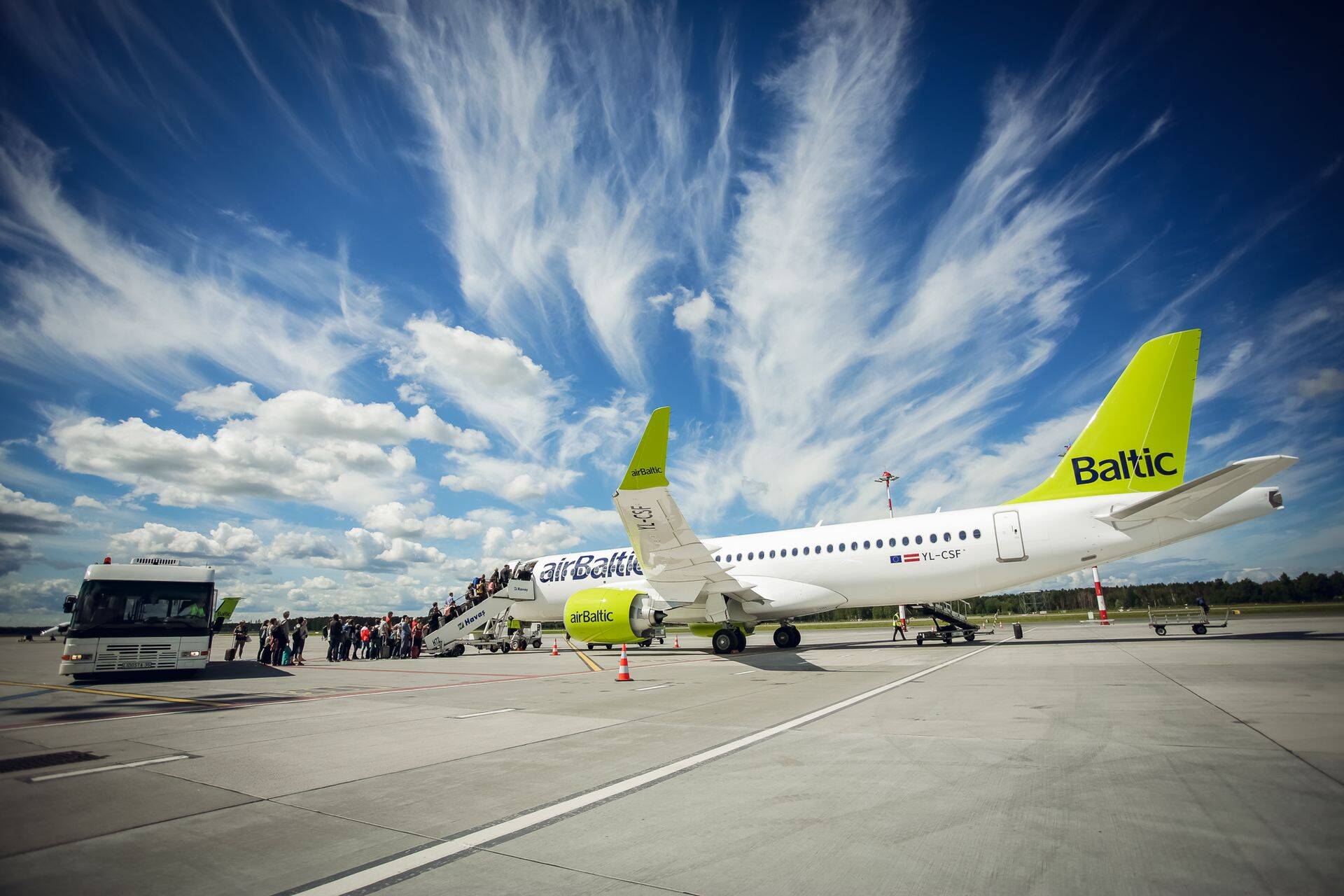 Eeskätt otsib airBaltic oma meeskonda eesti keelt kõnelevaid pardateenindajaid.
