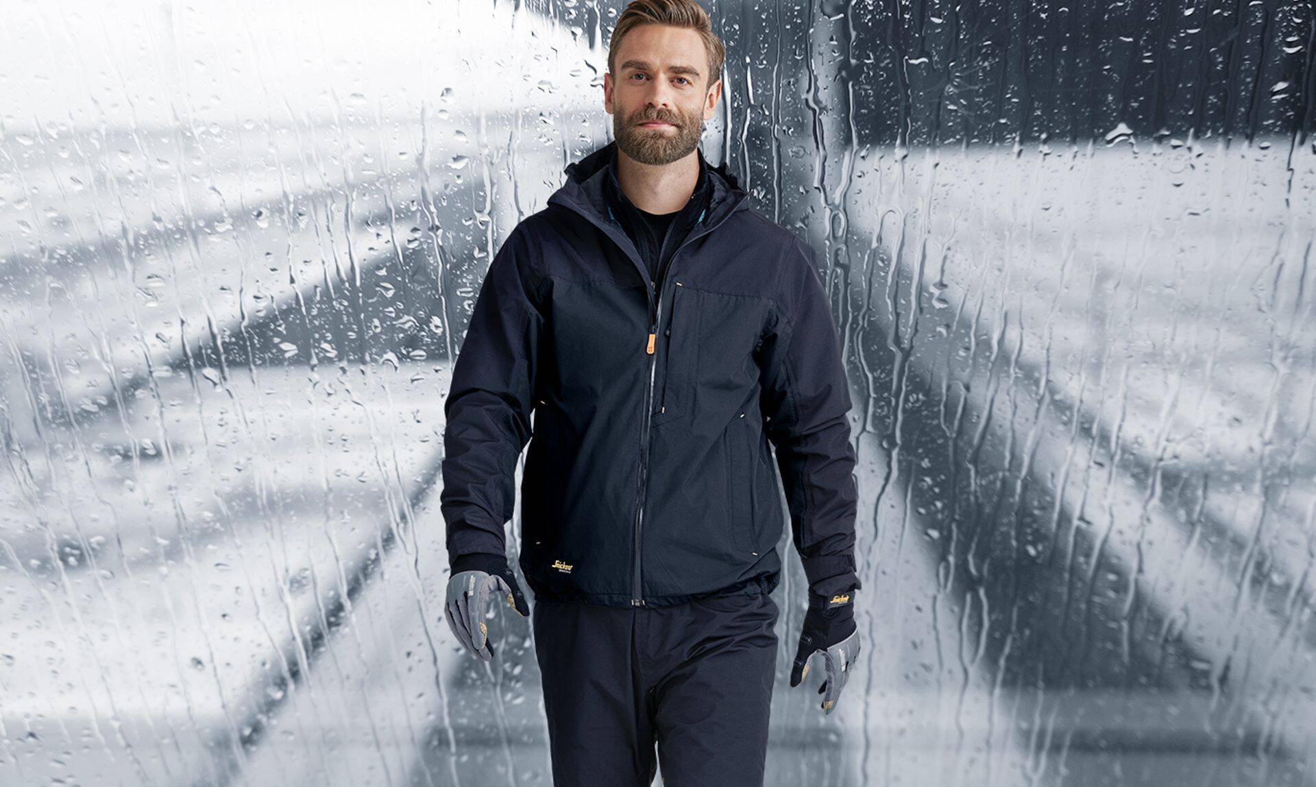 Kõige parem ja mugavam kaitse vihmase ilma vastu on veekindlad ja hingavad rõivad.