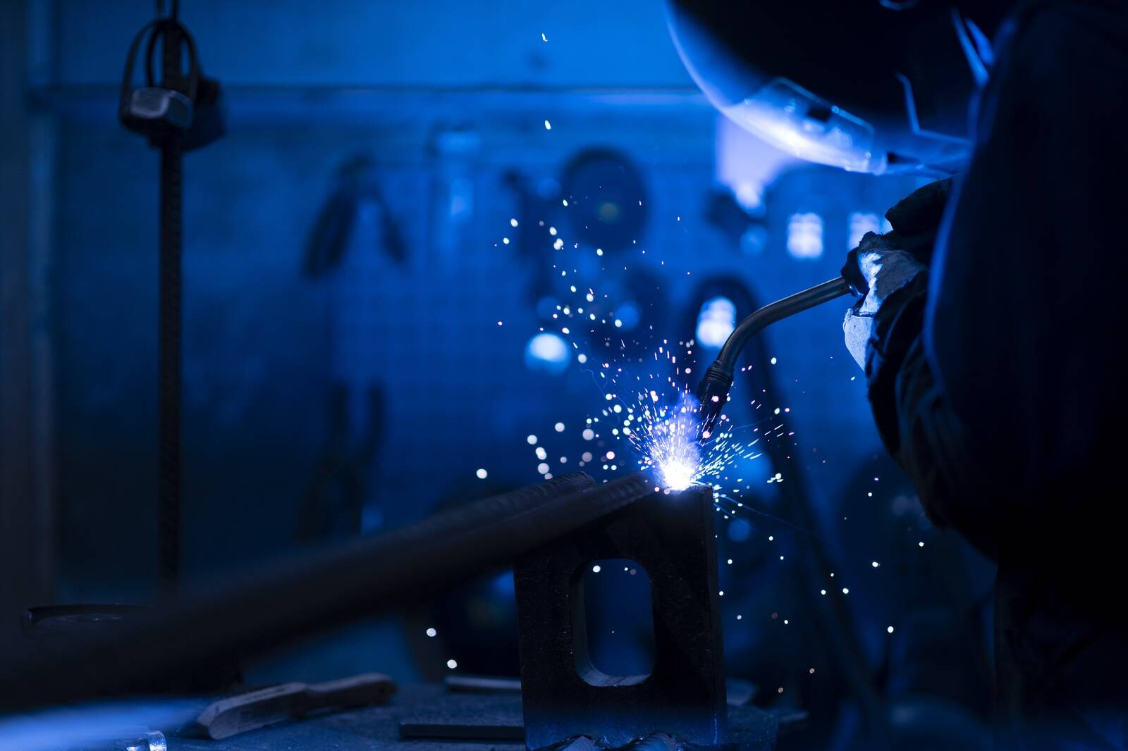 Müügiesindus Tallinnas keskendub ainult Baltikumi turule. Ladu Riias võimaldab teatud tooteid tarnida senisest operatiivsemalt ja ökonoomsemalt.