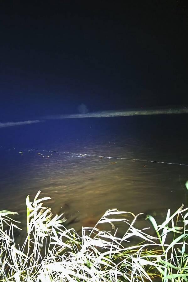 Vahel on jõesuue võrguga ka täiesti kinni pandud – kaldast kaldani.