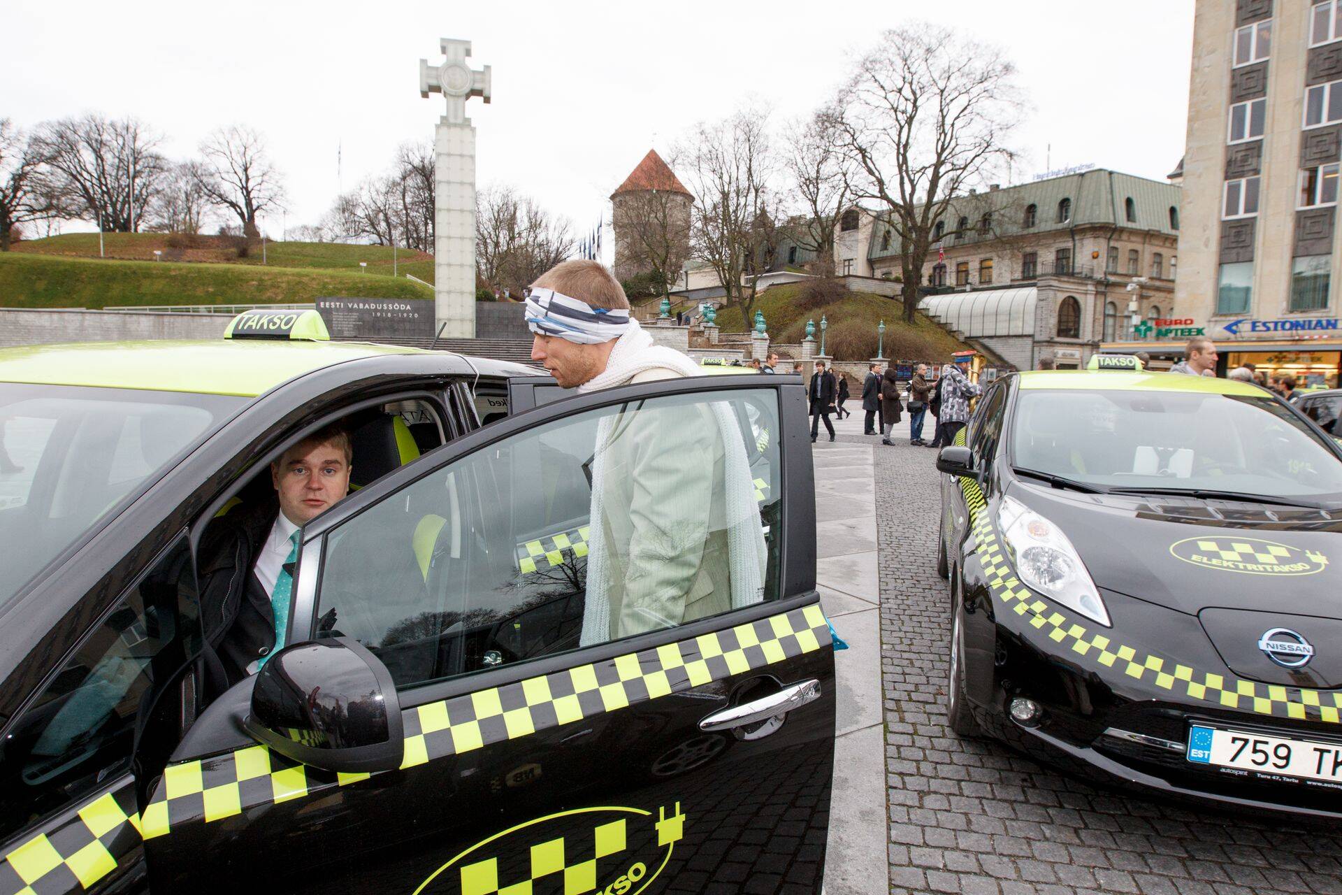Tallinnas alustab 32 Nissan Leaf elektritaksot.