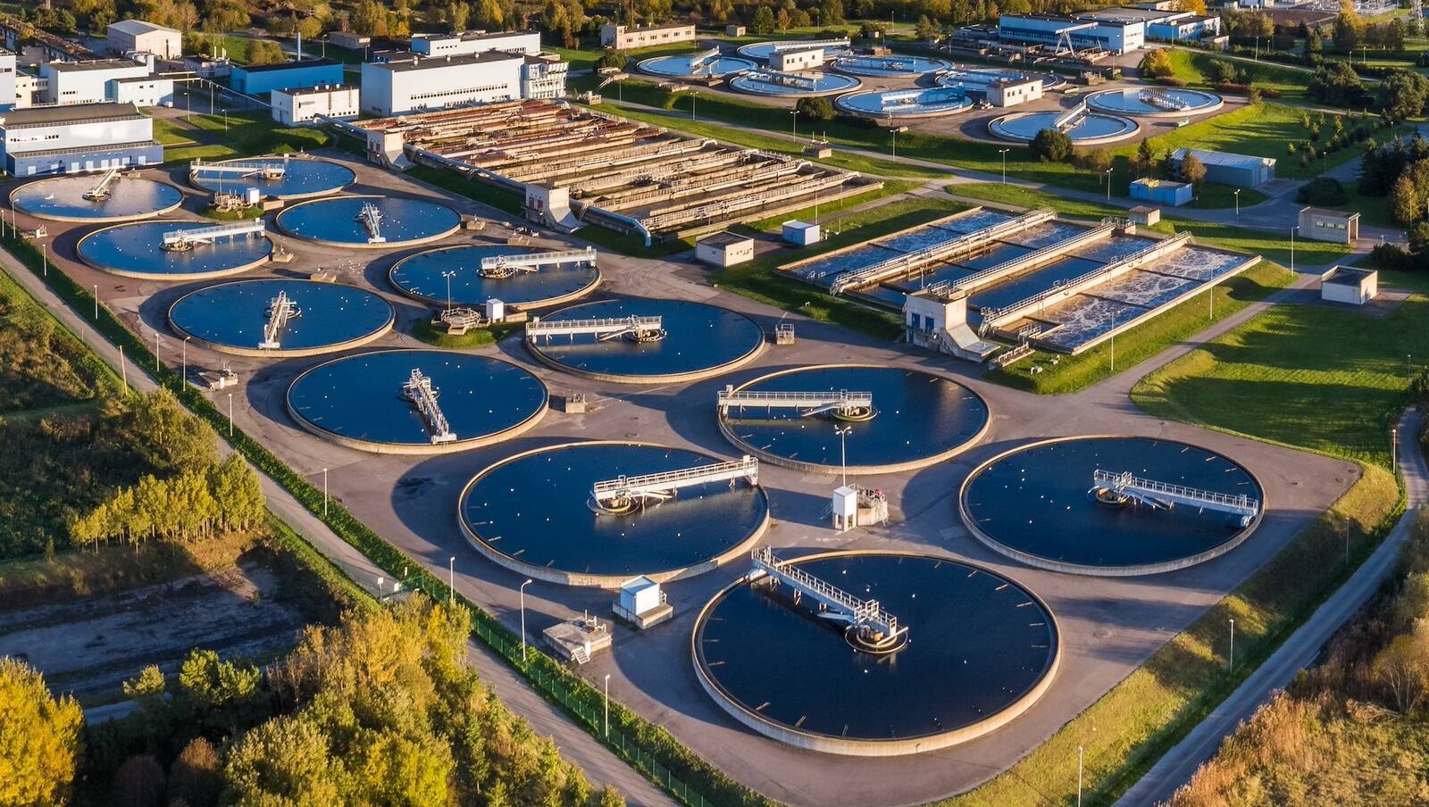 Paljassaare reoveepuhastusjaama bioloogiline puhastussüsteem.