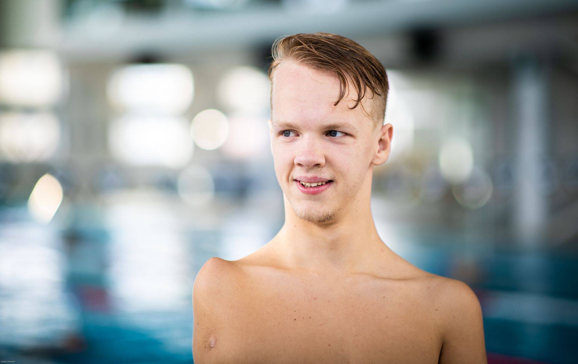 Ema pani Matz Topkini ujumistrenni juba kahenädalaselt, suure pere lapsena olid tal õed-vennad, kellega oli vaja kogu aeg sammu pidada. "Sport on mulle oluline. Kurb on, kui inimesed, kellel on käed otsas, lasevad oma tervise mäest alla veerema. Võiks olla terve ühiskond, terves kehas terve vaim," kõneles ta.