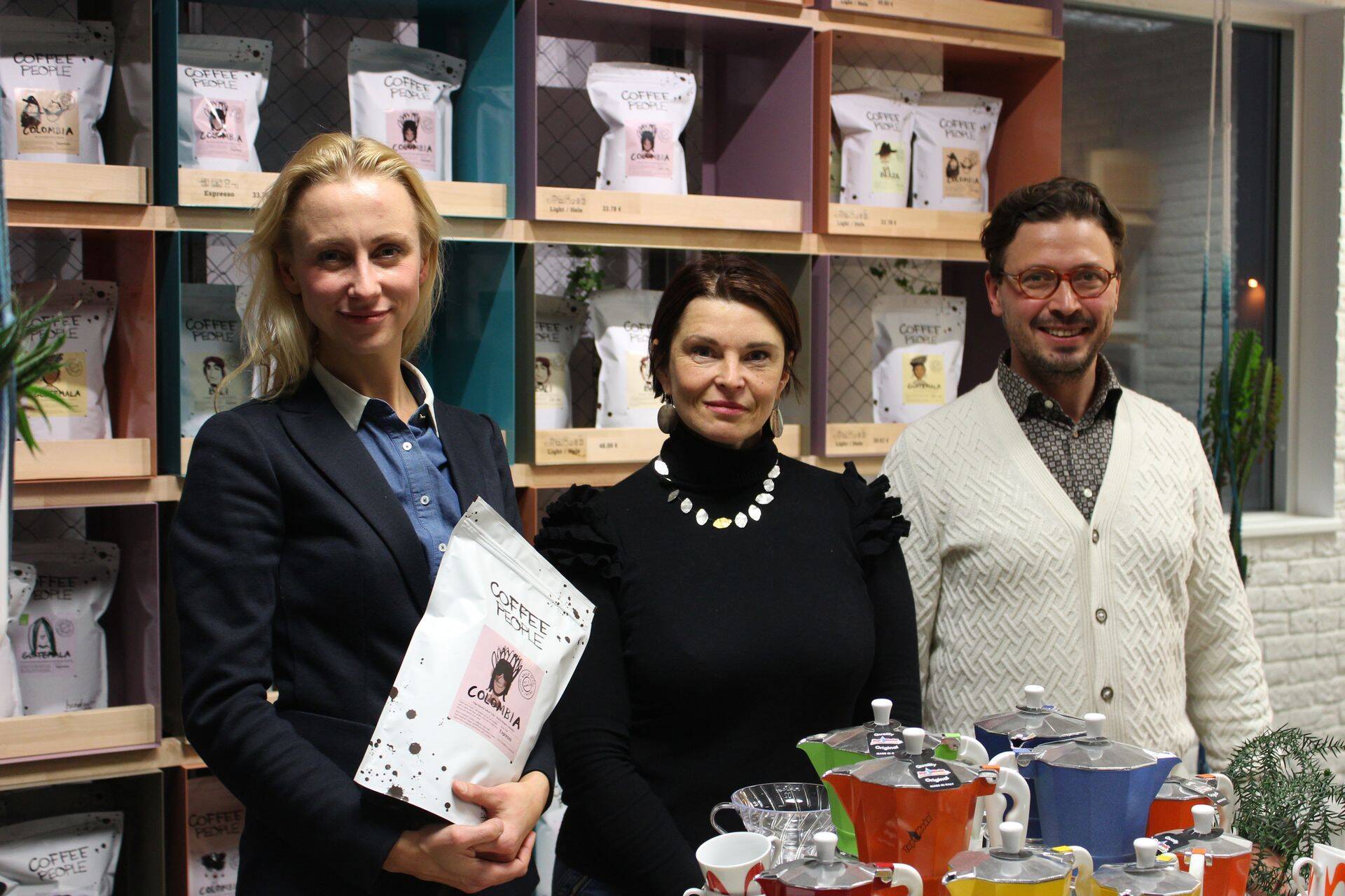 Coffee People'i turundusjuht Ettie Mikita, juhatuse liige Heili Politanova ja tegevjuht Annar Alas