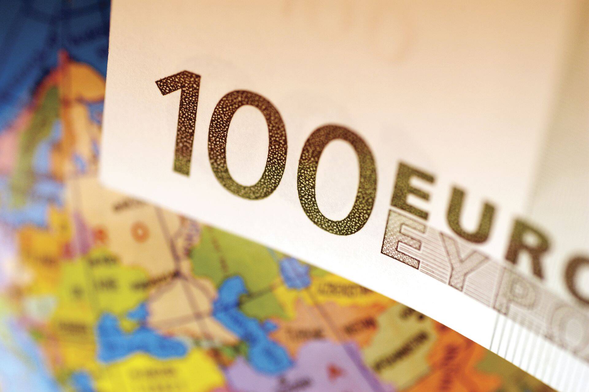 EKP avalikustas uue 100-eurose ja 200-eurose pangatähe kujunduse