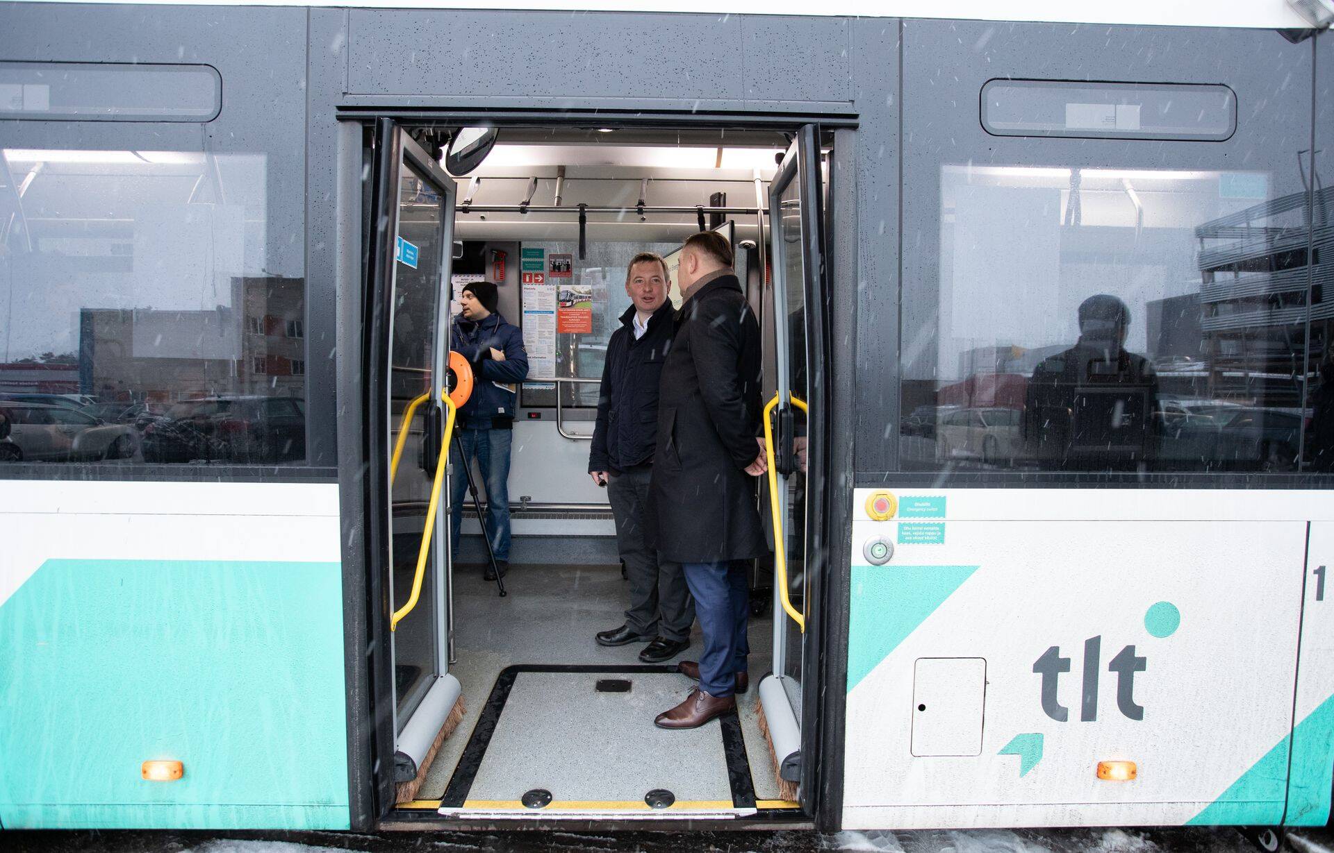 Enne bussitranspordi elektrifitseerimist kavatses Tallinna linn hankida 200 gaasibussi, kuid hange on vaidluste tõttu toppama jäänud.