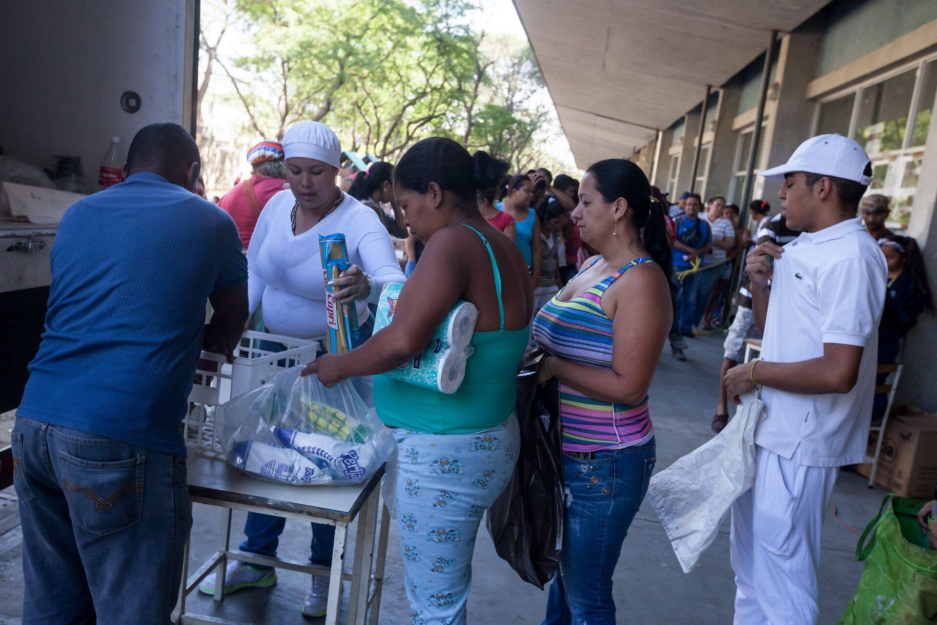 Eksperdid on kindlad, et Venezuela muutub maksevõimetuks. Fotol turg Caracases.