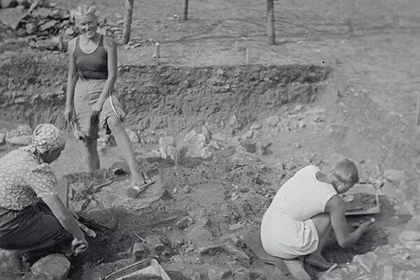 1939. aasta arheoloogilised väljakaevamistööd Varbola linnuses. © Eerik Põld / Eesti Rahva Muuseum