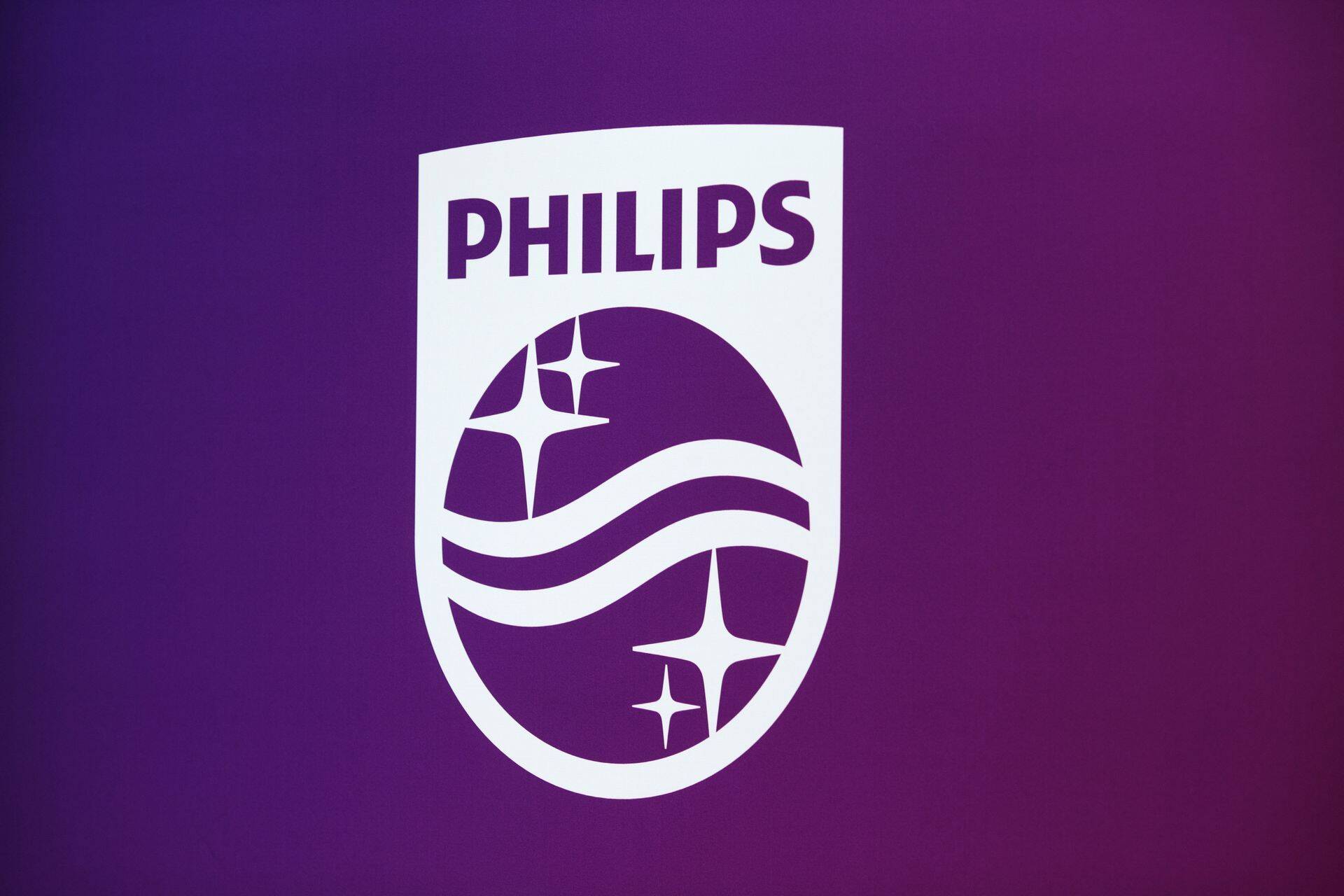 Philips müüb valgusseadmete üksuse.