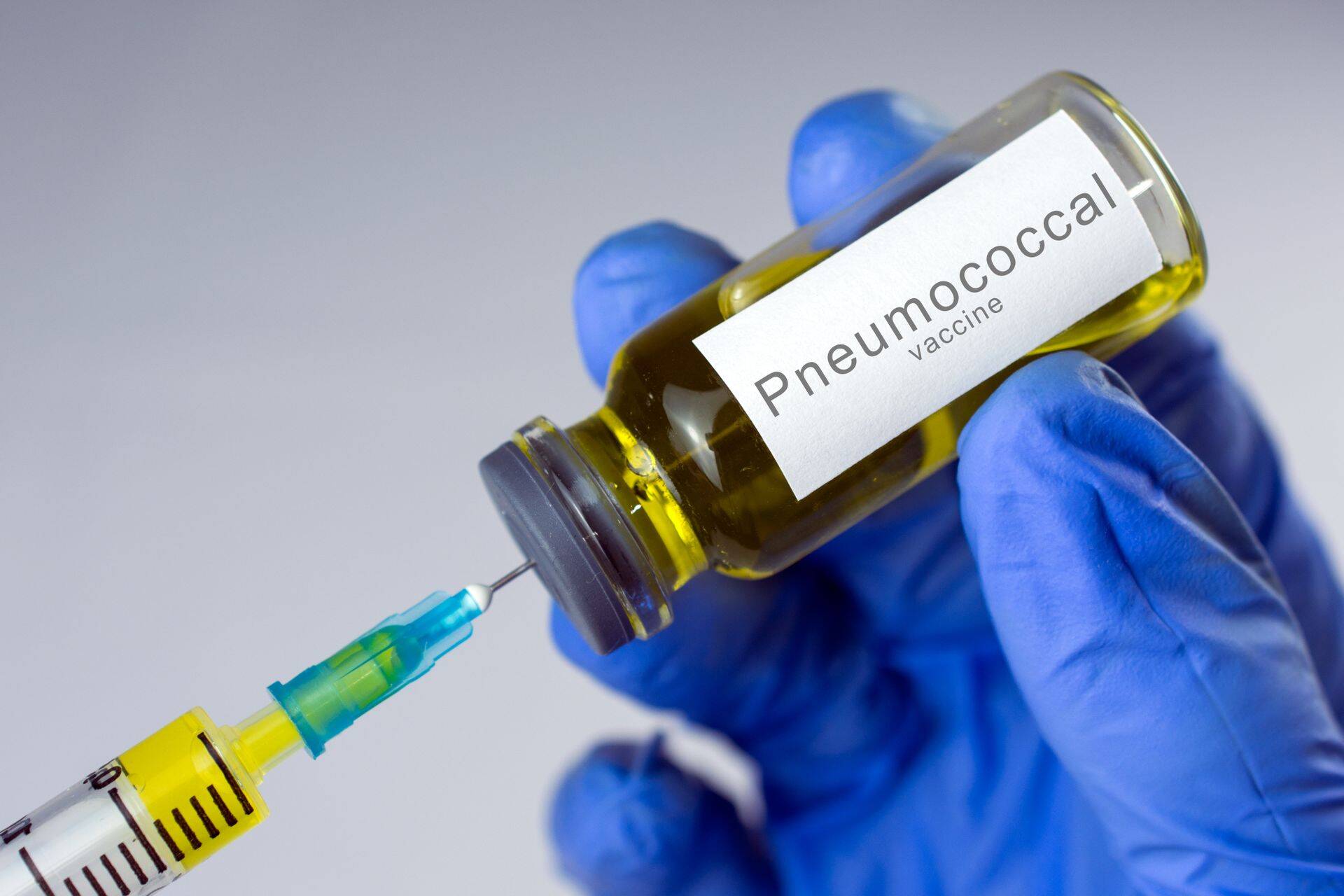 Lastearstide ja laste kõrvaarstide arvamusel ei peaks ega tuleks pneumokokivaktsiini Eesti immuniseerimiskavasse lülitamist imikutele ja väikelastele mitte kaaluda, vaid ta peab seal kindlasti olema.