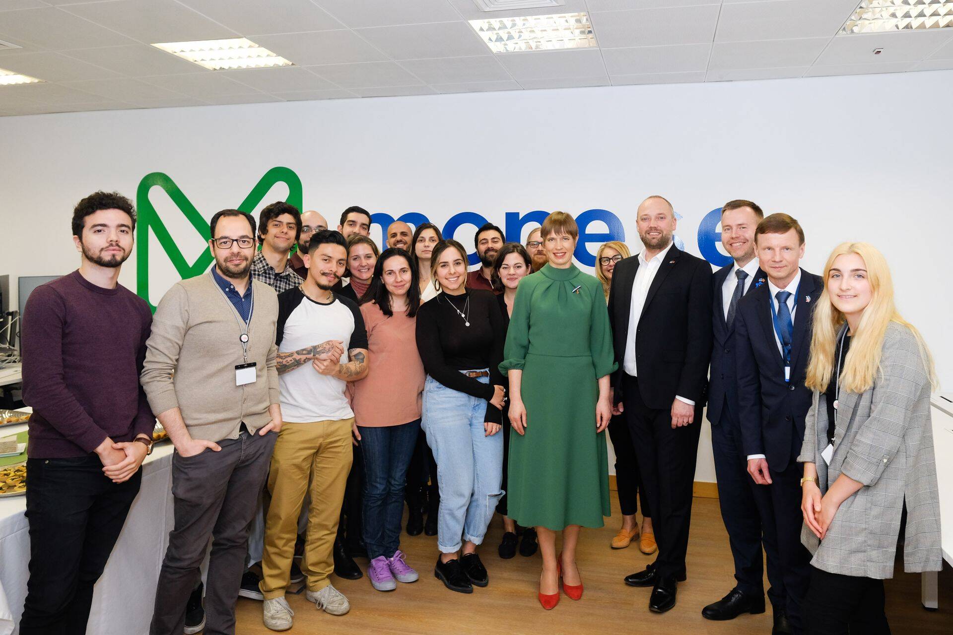 Portugalis riigivisiidil viibiv Kersti Kaljulaid kohtus Monese asutaja Norris Koppeli ning ettevõtte töötajatega.