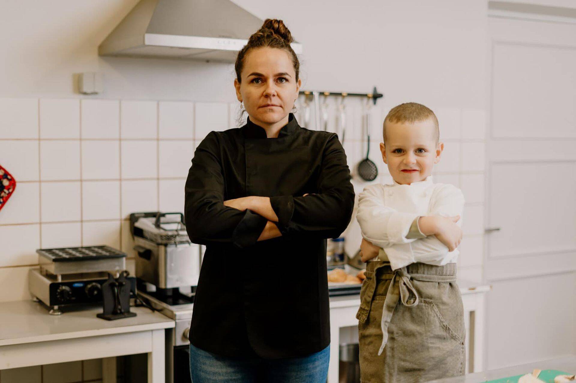 Rebasemänniku Catering OÜ omanik Triin Pops koos pojaga, kelle teisest sünnipäevast kõik alguse sai.