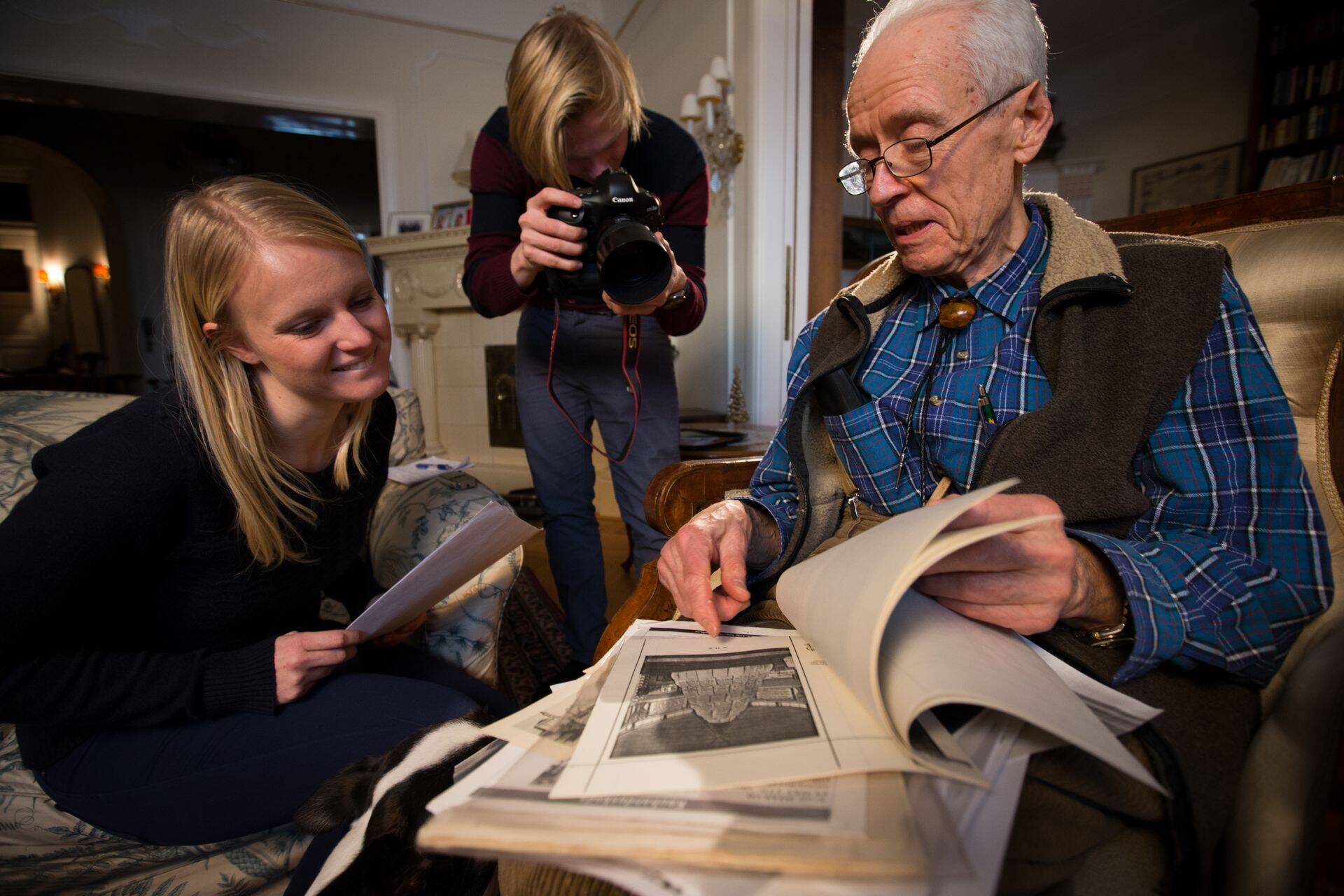 Jüri Puhk hoiab alles kõik tema perega seotud vanad pildid.