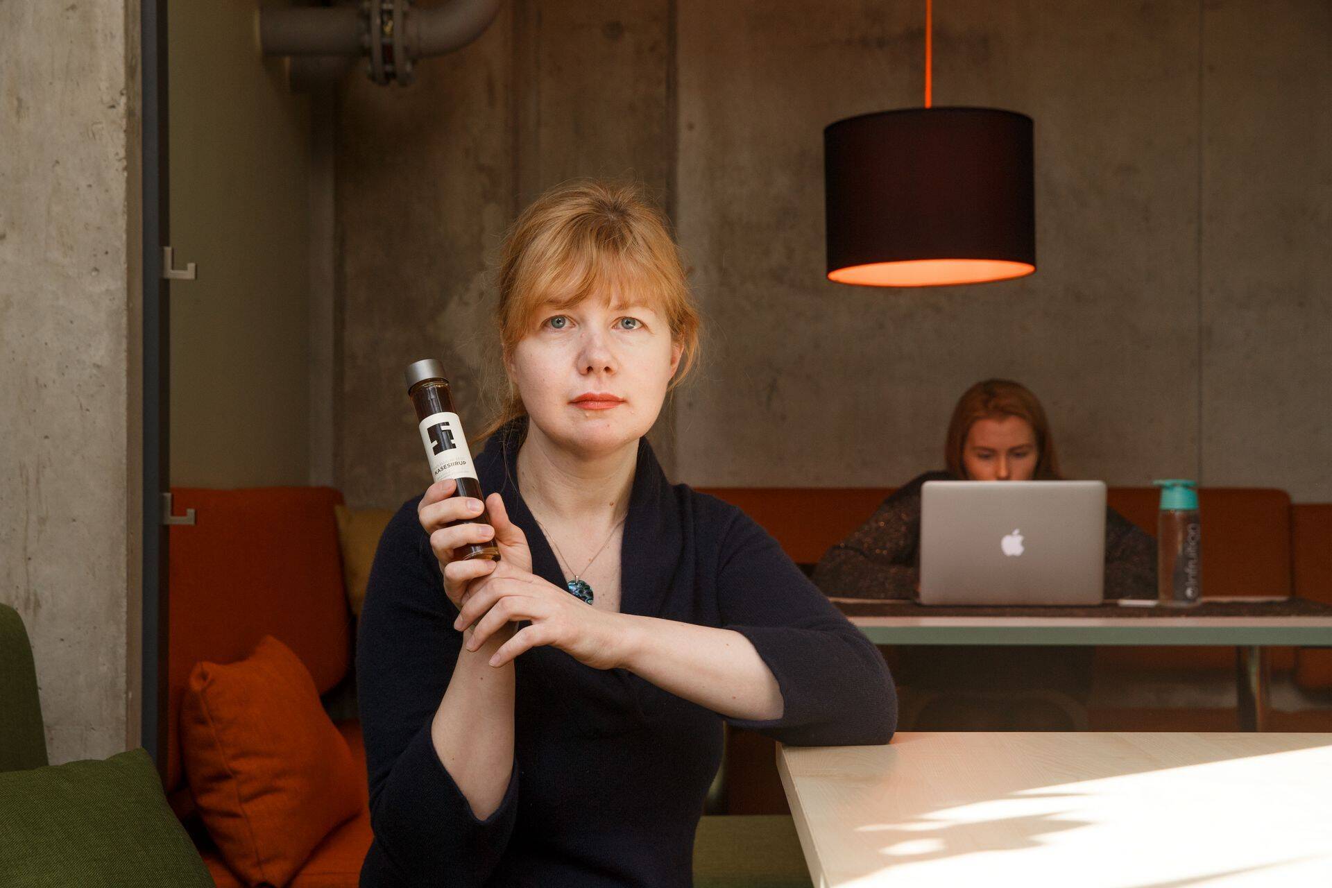 OÜ Kasekunst juht Piret Peiker arendab koostöös Maaülikooliga kasemahlast siirupi tootmist.