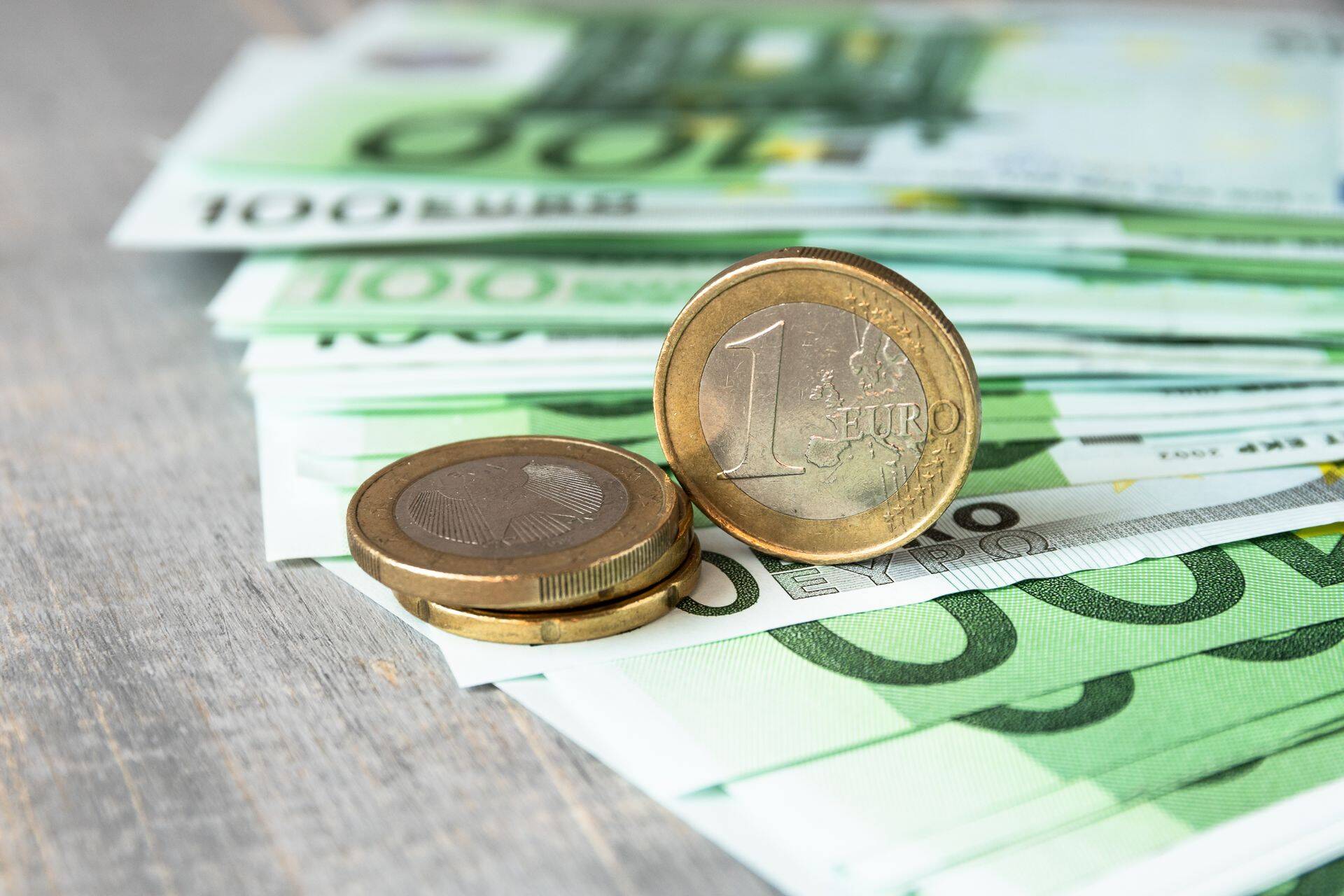 Если 1 июля шестимесячная ставка Euribor составляла 0,2%, то к 1 августа она поднялась до 0,65%, а по состоянию на 22 августа составляла уже 0,908%.