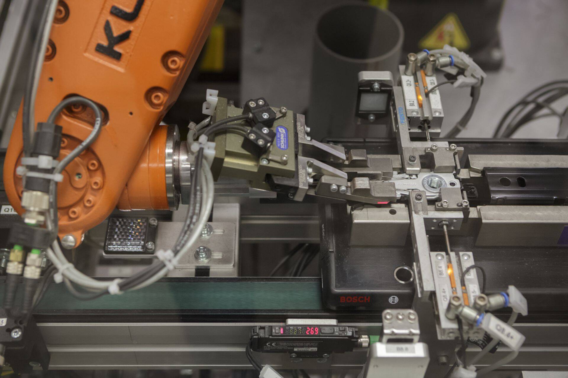 Kuigi ohutusrihm on autoga sõites peaaegu märkamatu igapäevaelu osa, pole turvasüsteemide tootmisel ruumi eksimiseks.