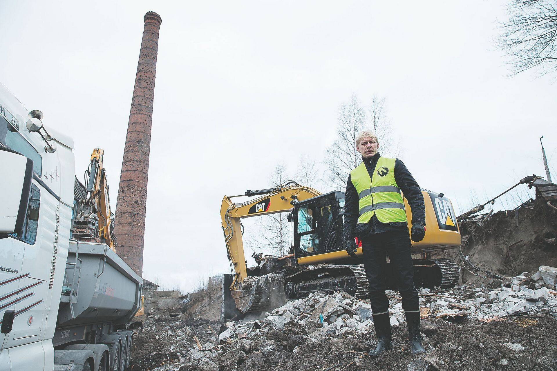 Purustaja OÜ juhi Kuido Kaskla sõnul ei tohi lammutamisega liiga hoogu sattuda, sest kahjustuda võivad näiteks kõrvalhooned.