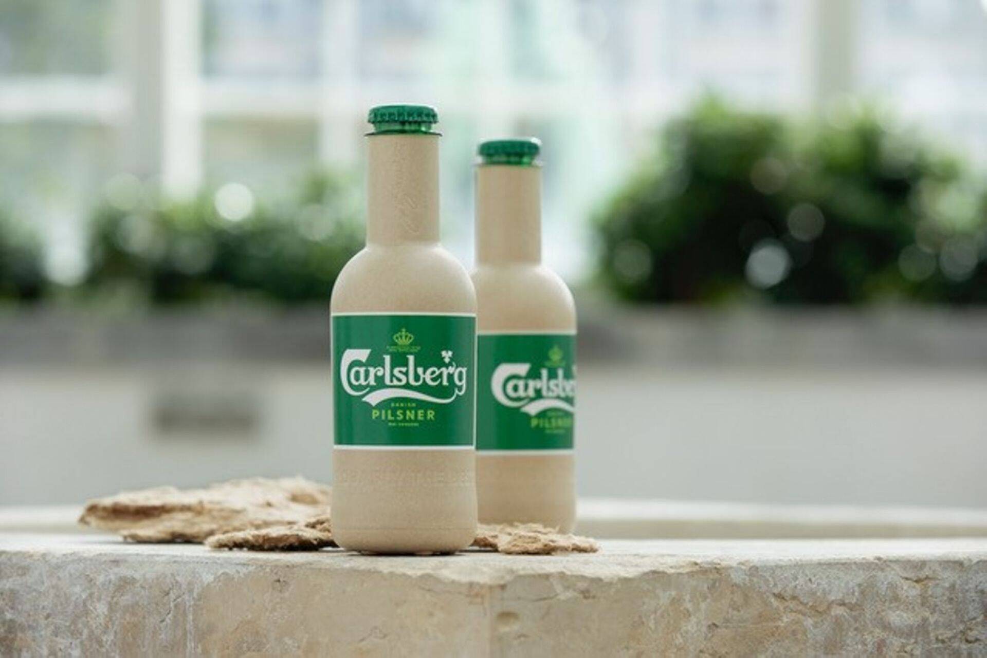 2019. aasta sügisel tutvustas Carlsberg ka kahte nn “paberist” pudeli prototüüpi, mis on sajaprotsendiliselt looduslikest allikatest valmistatud ja taaskasutatavad.