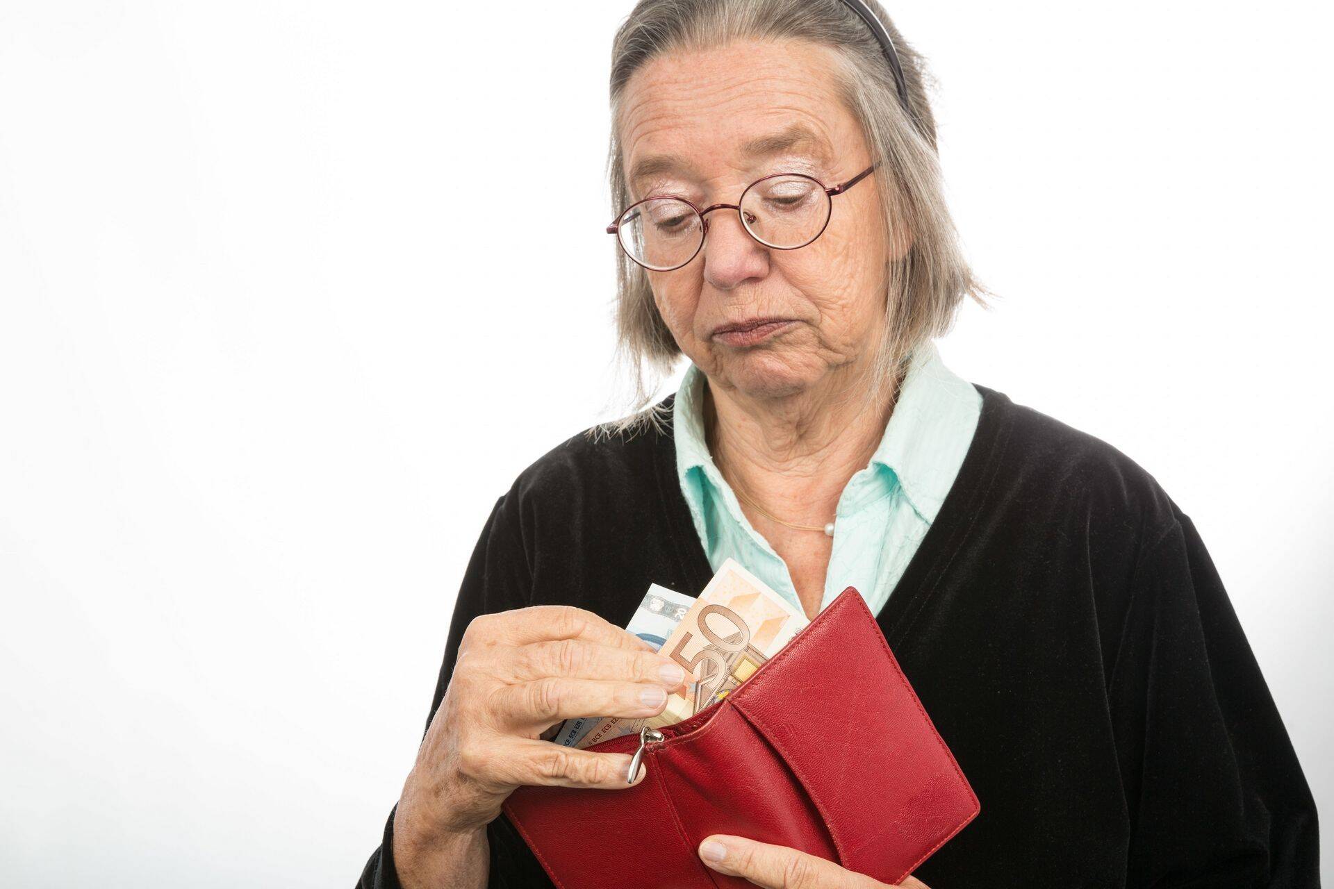 Üksi elava pensionäri toetuse maksmise perioodi hakatakse arvestama 1. aprillist