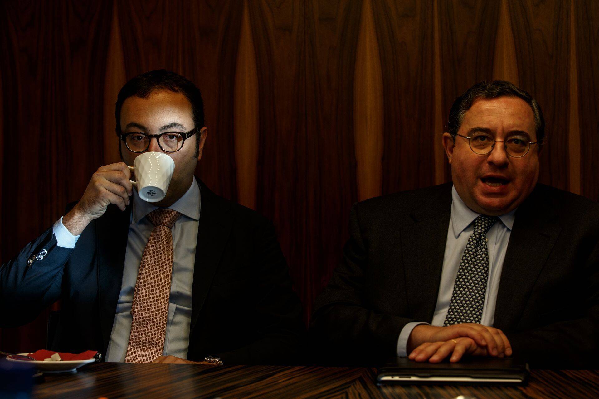 Olympia Baltic Opportunities Fundi juhatuse esimees Sergio Heueri (paremal) sõnul pakub Eesti kinnisvara institutsionaalsetele investoritele kindlust. Vasakul Colonna juht Roberto de Silvestri.