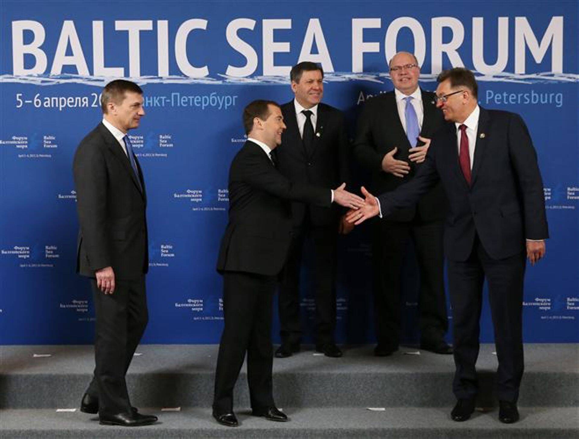 Andrus Ansip kohtub reedel Peterburis Läänemeremaade Nõukogu tippkohtumise raames Venemaa peaministri Dmitri Medvedeviga.