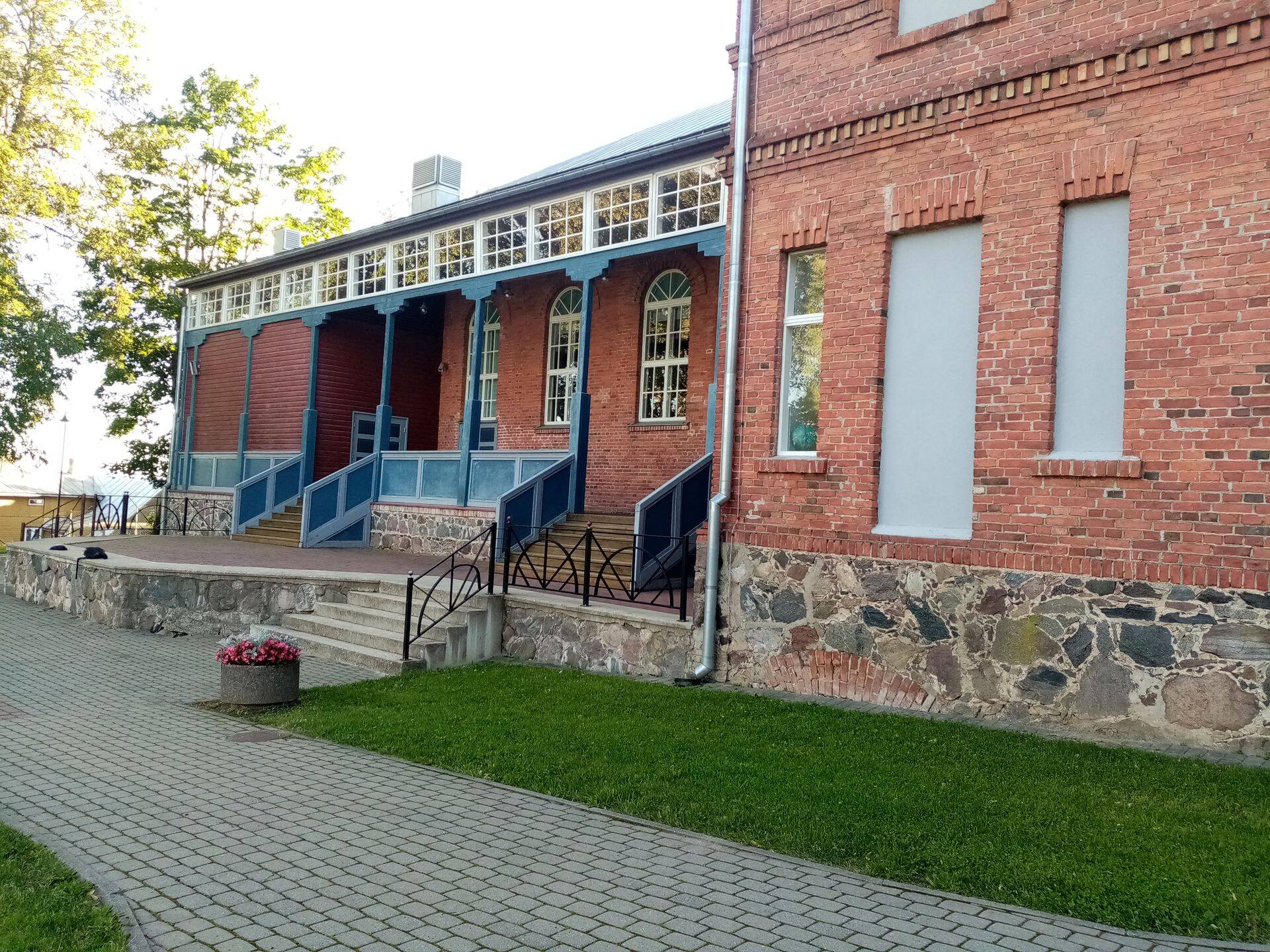 Kõige rohkem on omavalitsustel haridushooneid. Pildil Viljandi Kesklinna Kooli algklasside õppehoone.
