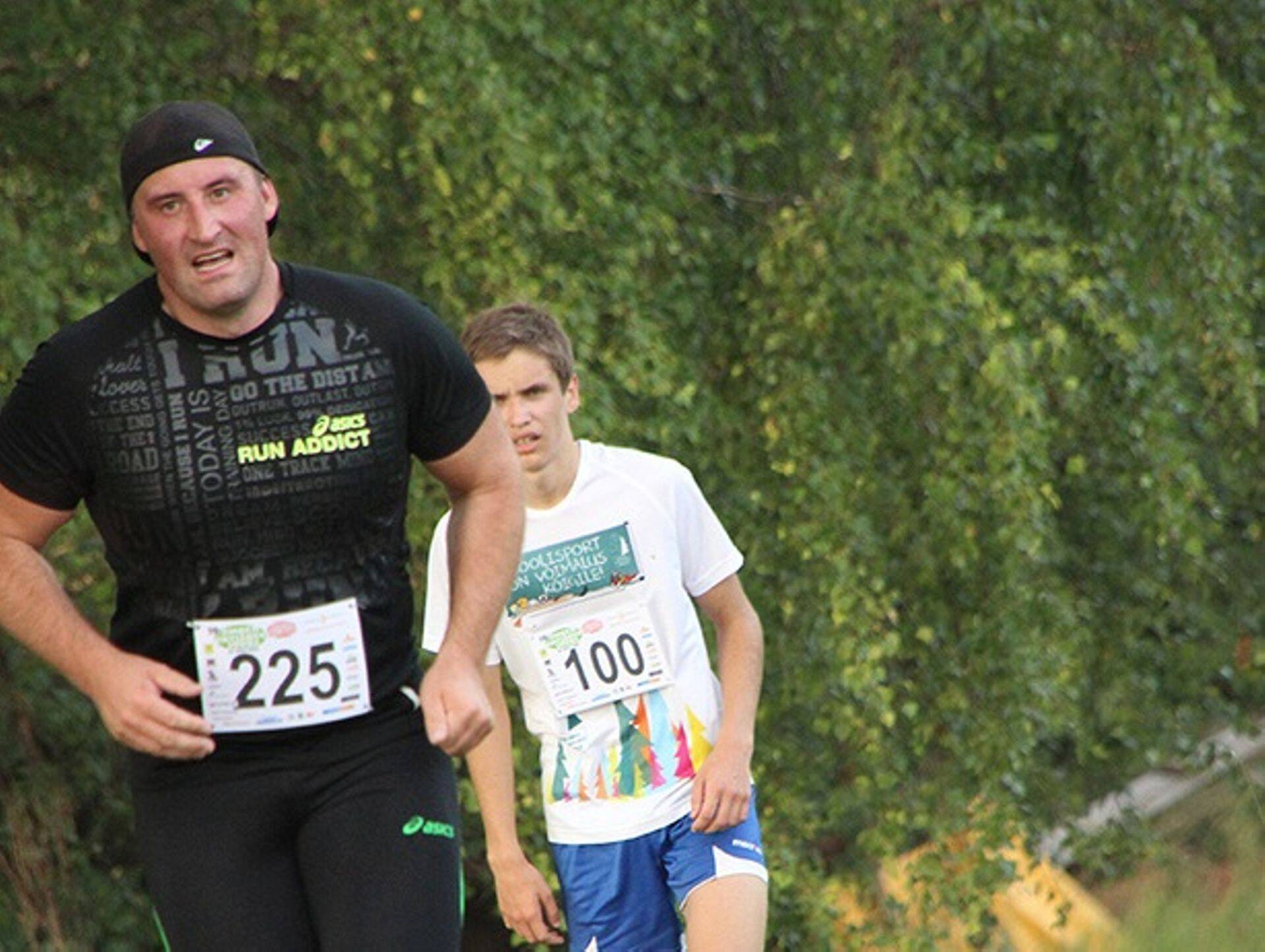 Harva kaamera ette sattuv Egrit Viitkin (vasakul), Lõuna-Eesti üks tuntumaid ettevõtjaid.