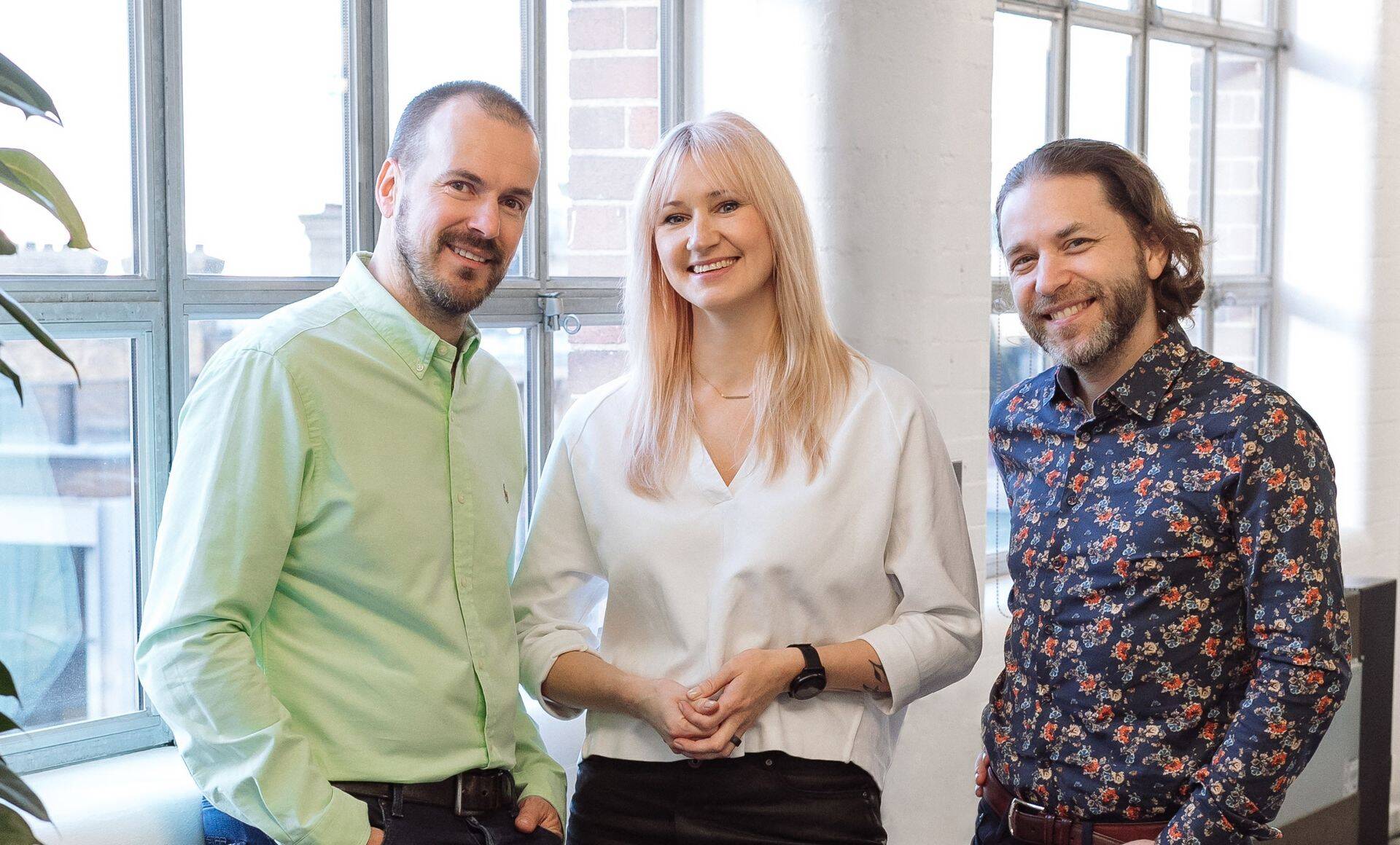 Certific OÜ asutajad Wise'i kaasasutaja Taavet Hinrikus (vasakul), Imperial College Londoni rahvatervise arst Jack Kreindler ning ettevõtja Liis Narusk.