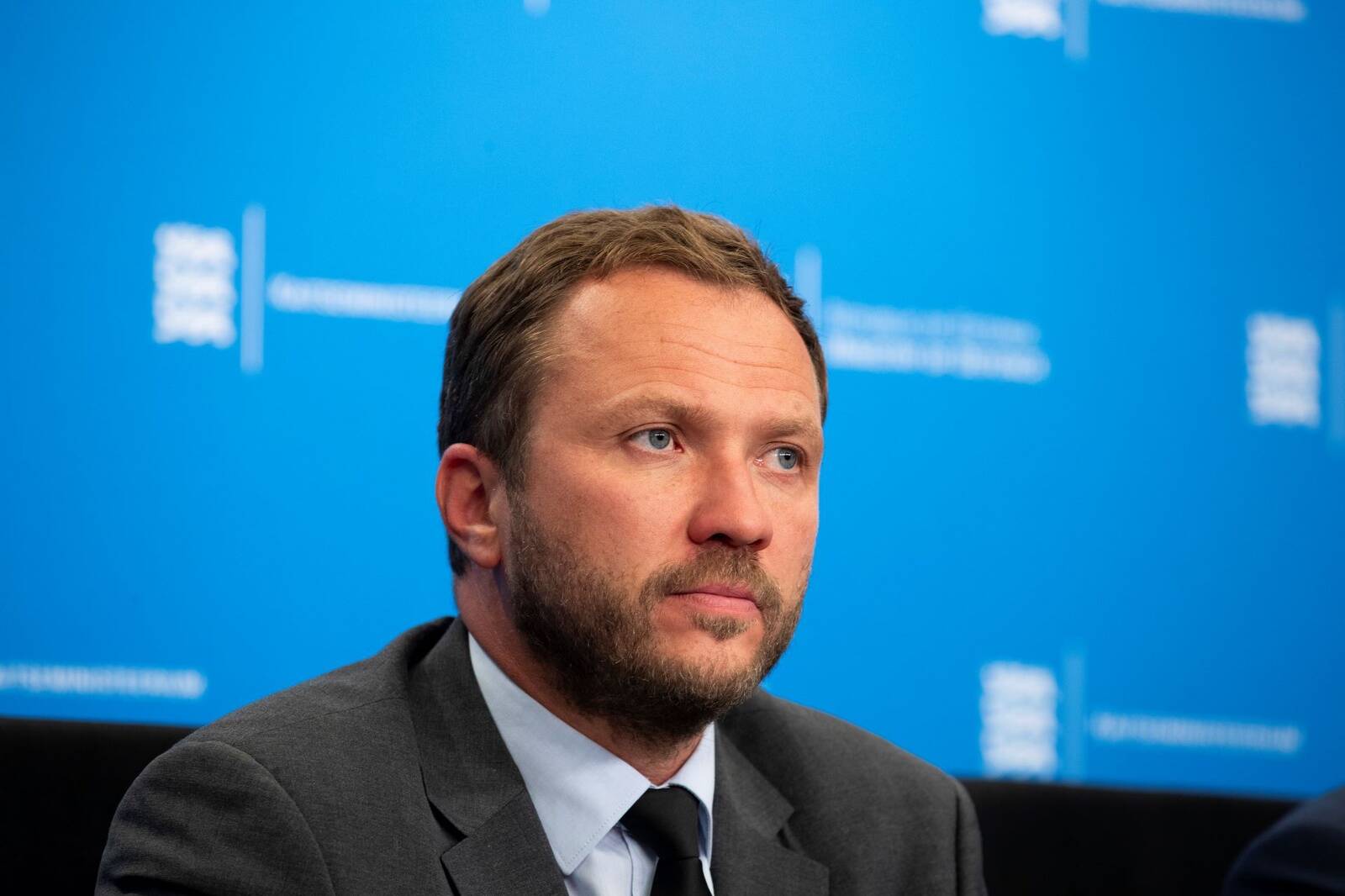 Välisminister Margus Tsahkna (pildil) sõlmis Eesti nimel kokkuleppe USAga, mis aitab suunata konfiskeeritud kriminaaltulu Ukraina heaks.