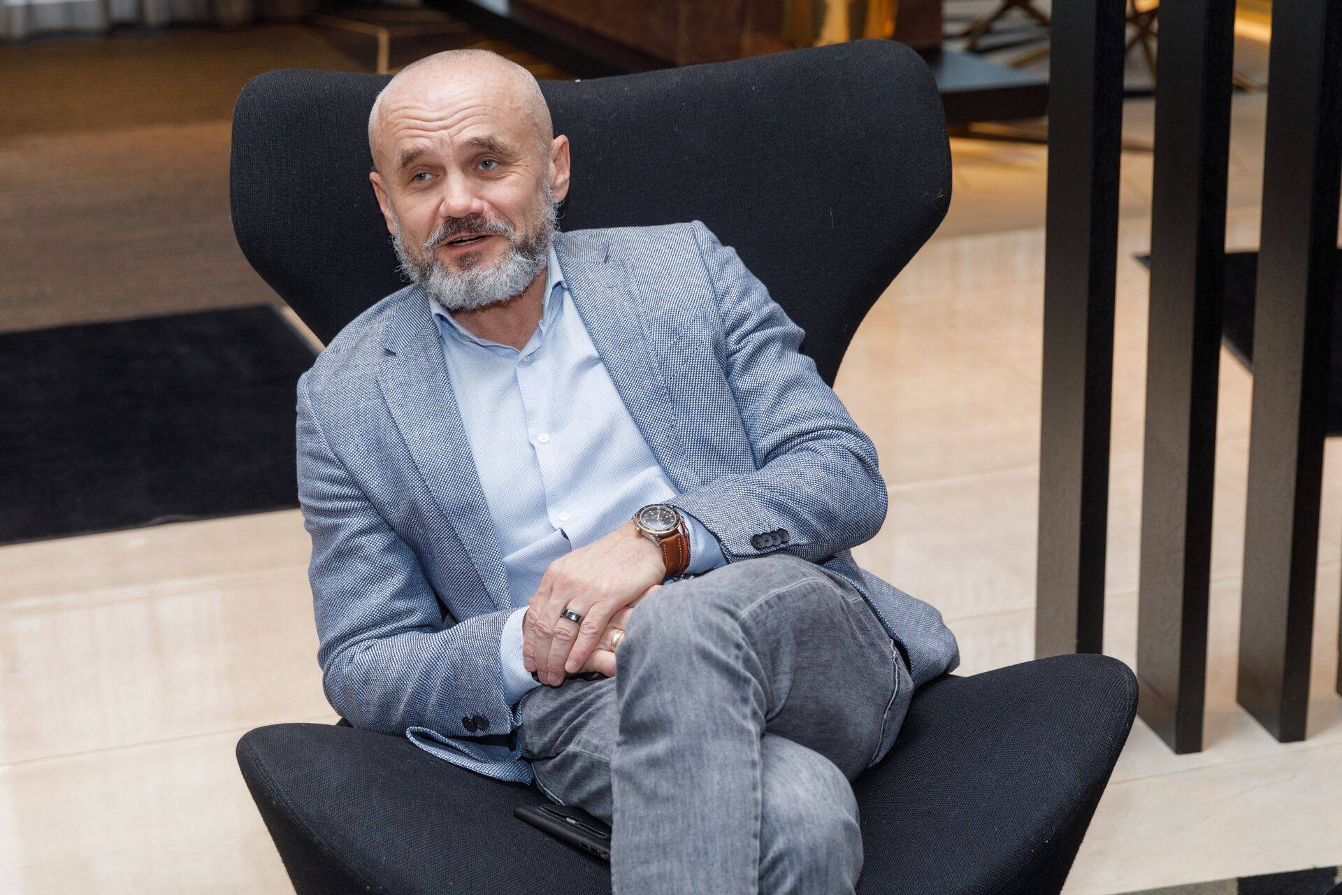 No akciju pārdošanas saņemto naudu R. Heins ieguldīs nekustamo īpašumu projektos.
