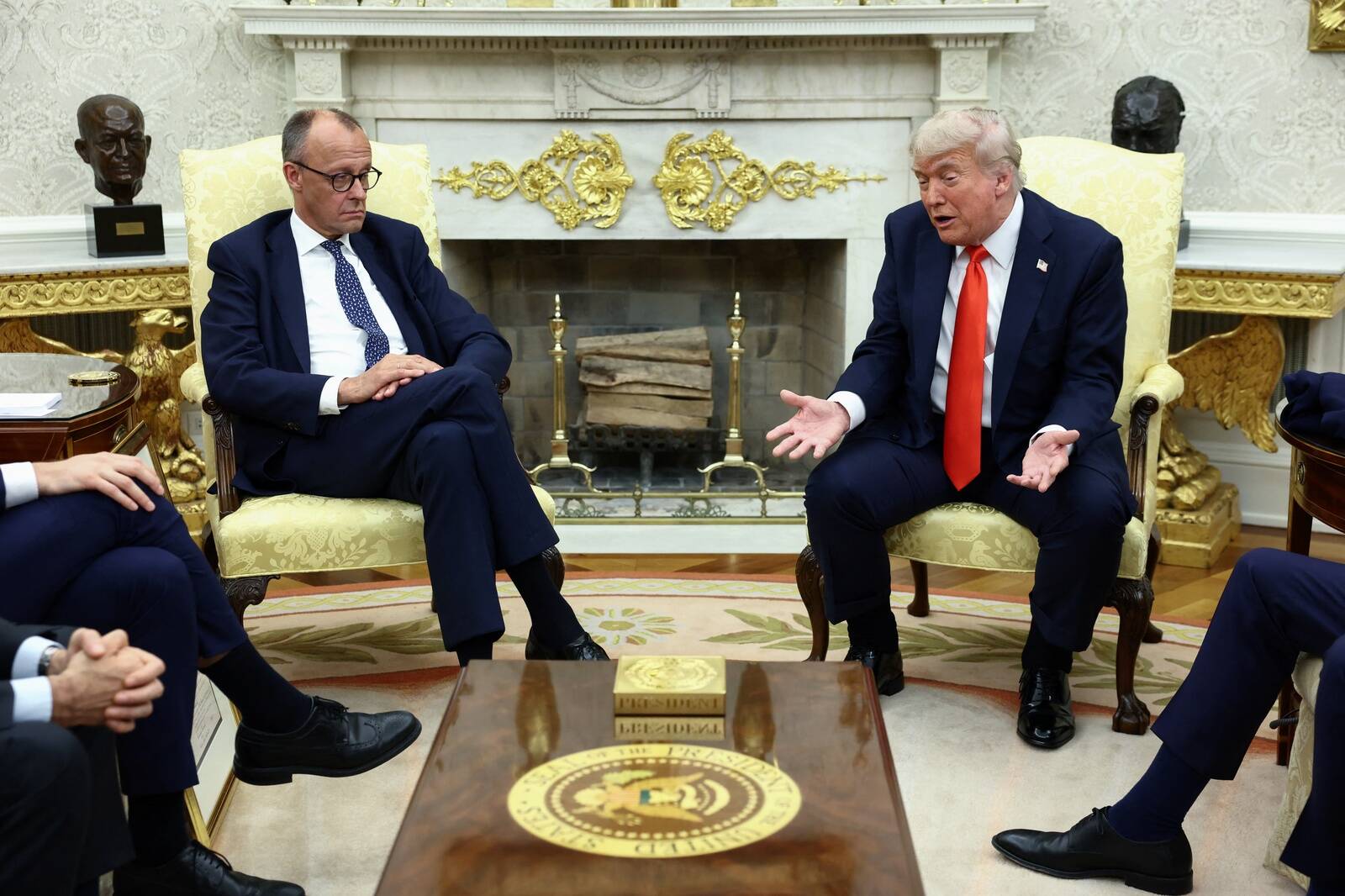 Donald Trump (paremal) kritiseeris möödunud nädalal Saksa liidukantslerit Friedrich Merzi mitmel korral ja iga korraga üha teravamalt.
