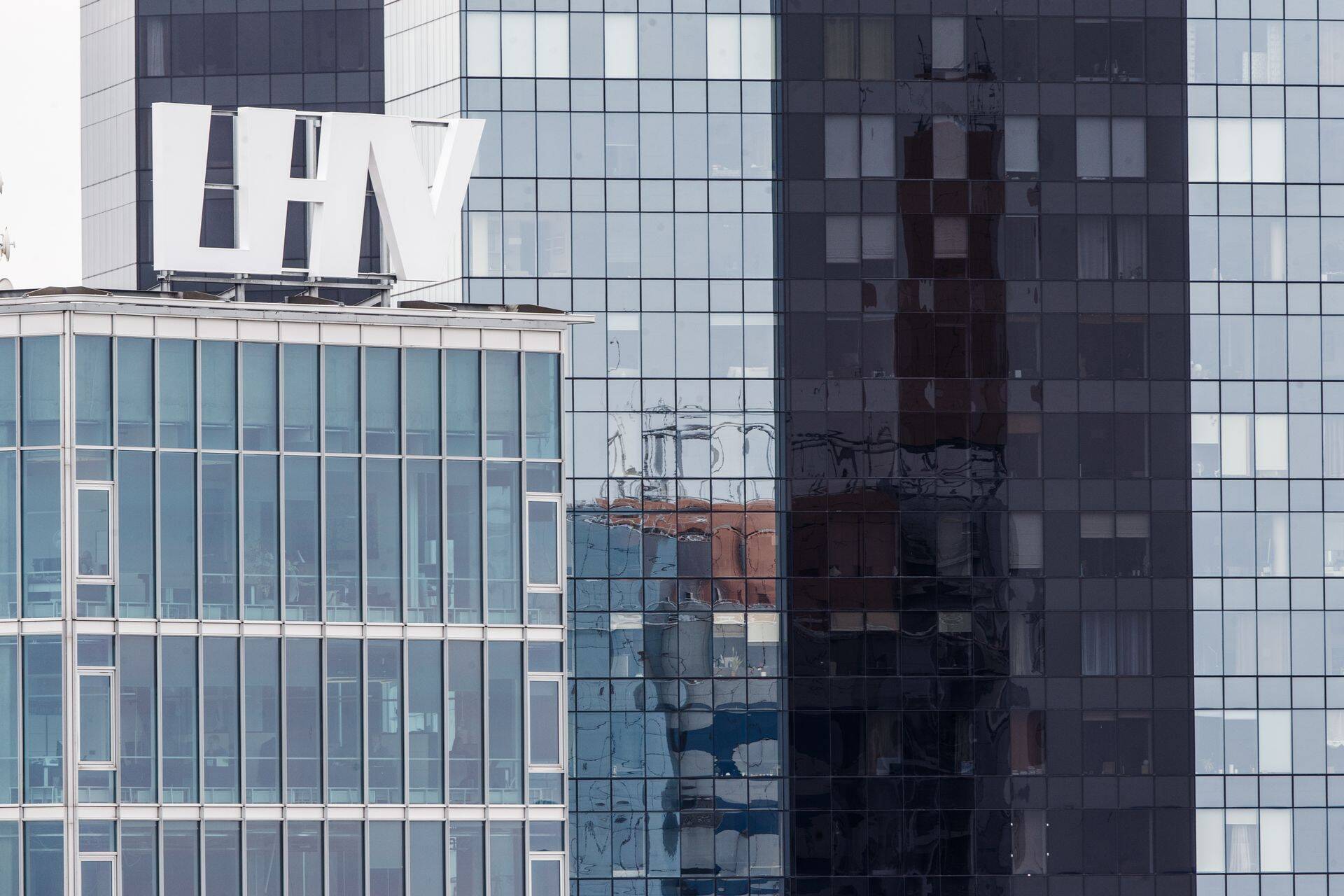 LHV Pank.