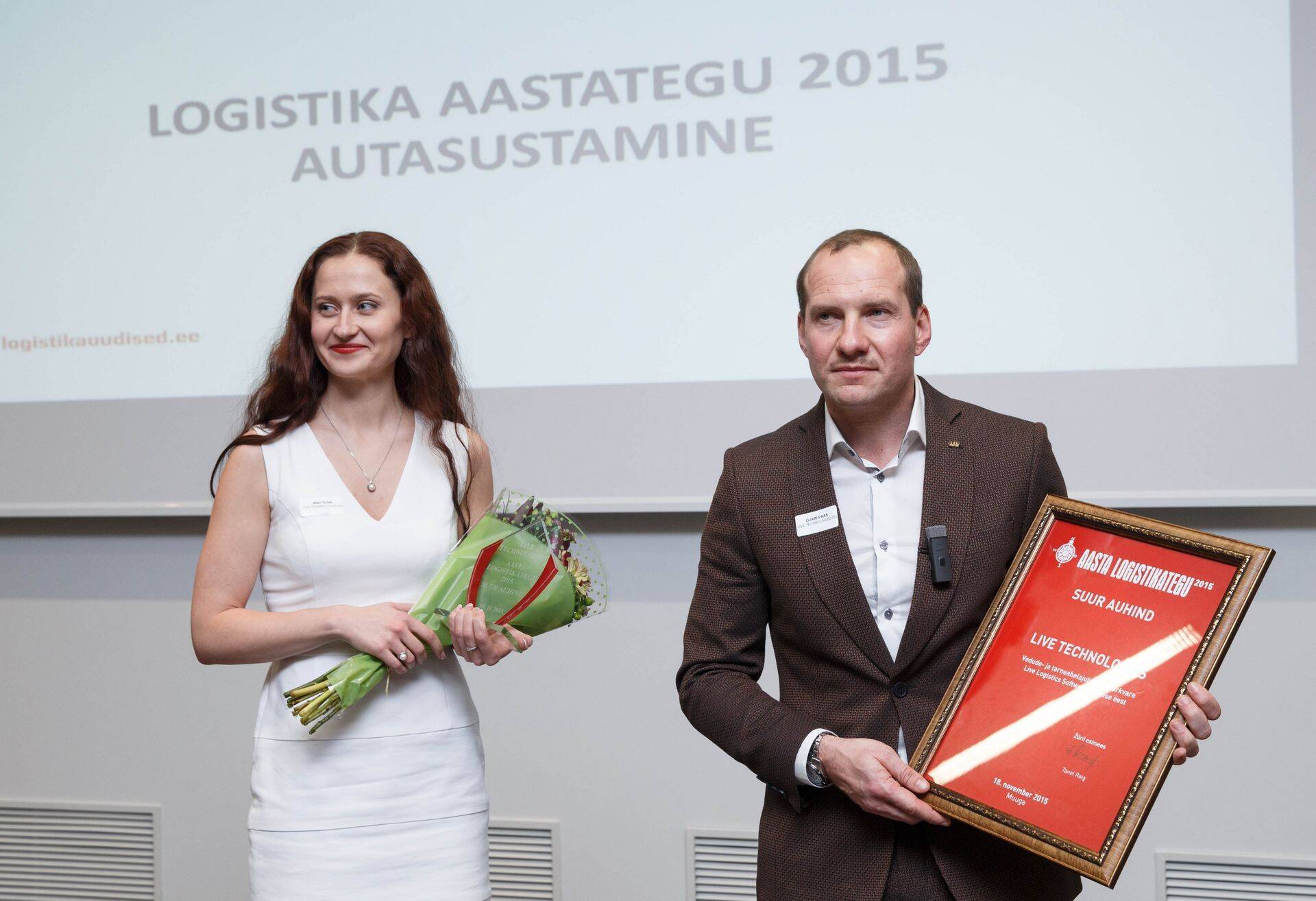 Aasta Logistikateo 2015 Suure auhinna võtsid vastu OÜ Live Technologies turundusjuht Anu Vunk ja omanik Ojari Paas.