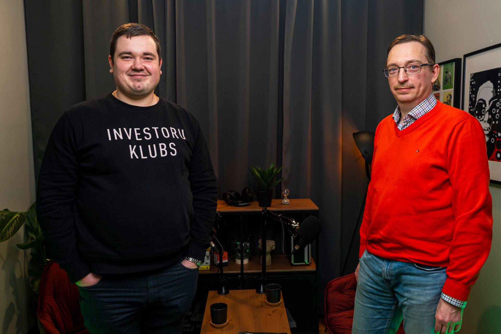 Vērtības investors Pēteris Matisons (no labās) un Kaspars Peisenieks