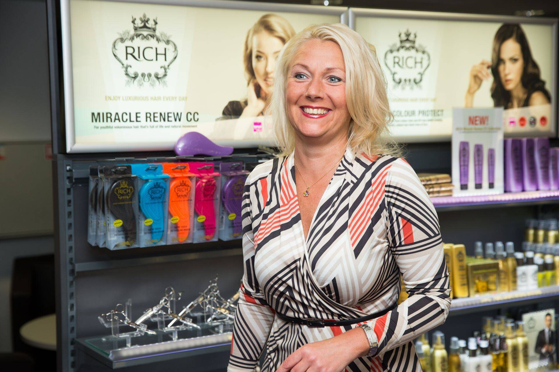 Salon+ juuksurisalongiketi juht Helena Lõhmus
