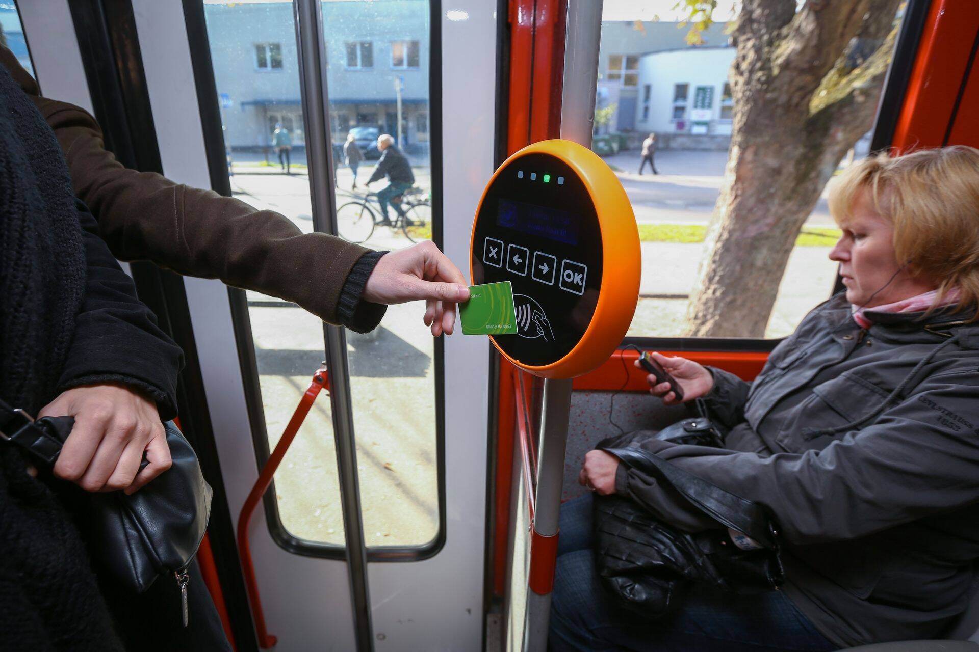 Lisaks nn rohelisele kaardile saab sõidu eest tasuda ka kontaktivaba pangakardiga.