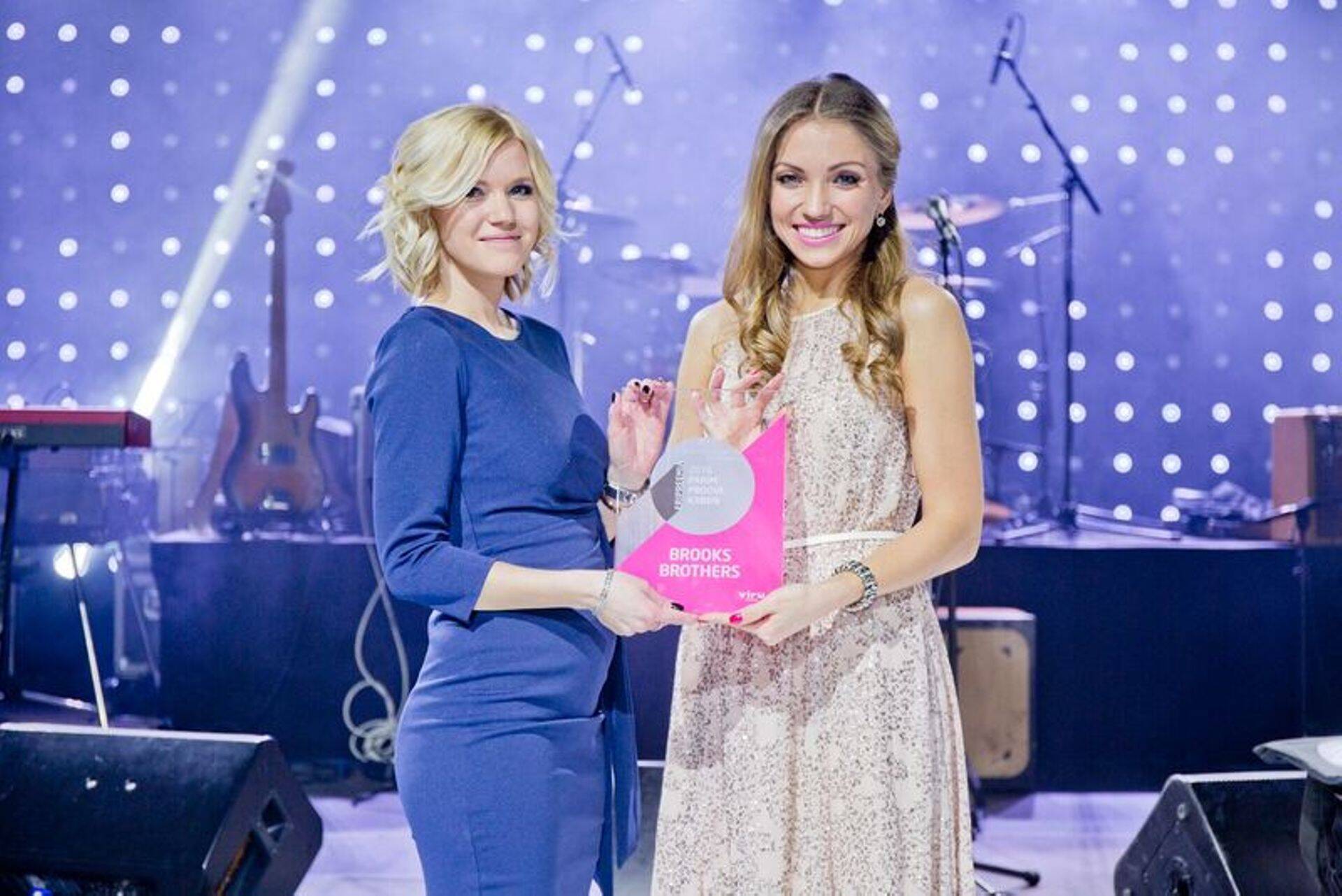 Viru Keskuse parima ostukoha tiitli võitnud Brooks Brothers kaupluse esindajad