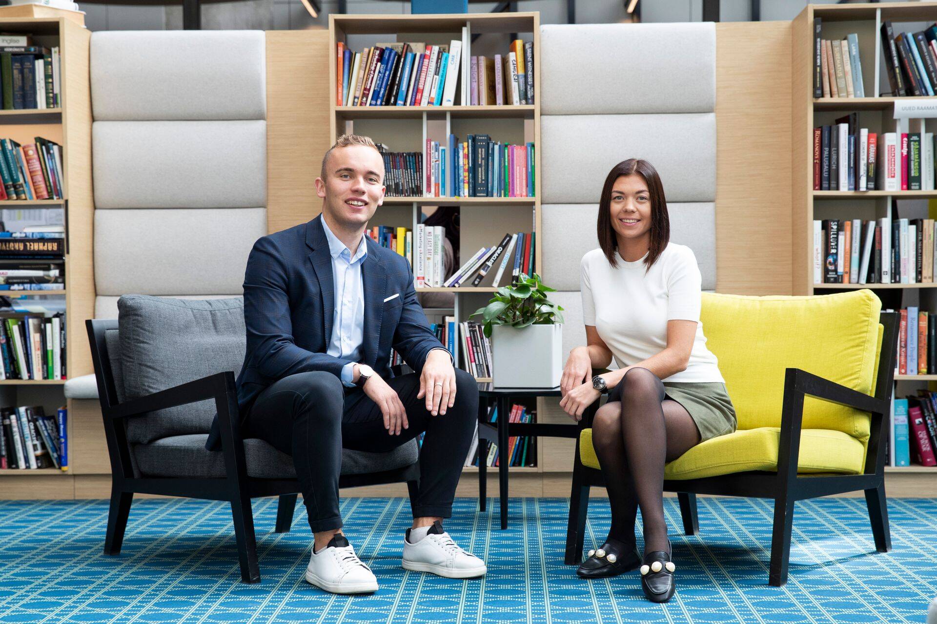 Fakturino Eesti juht Joonas Jõgi ja müügijuht Kristel Varem.